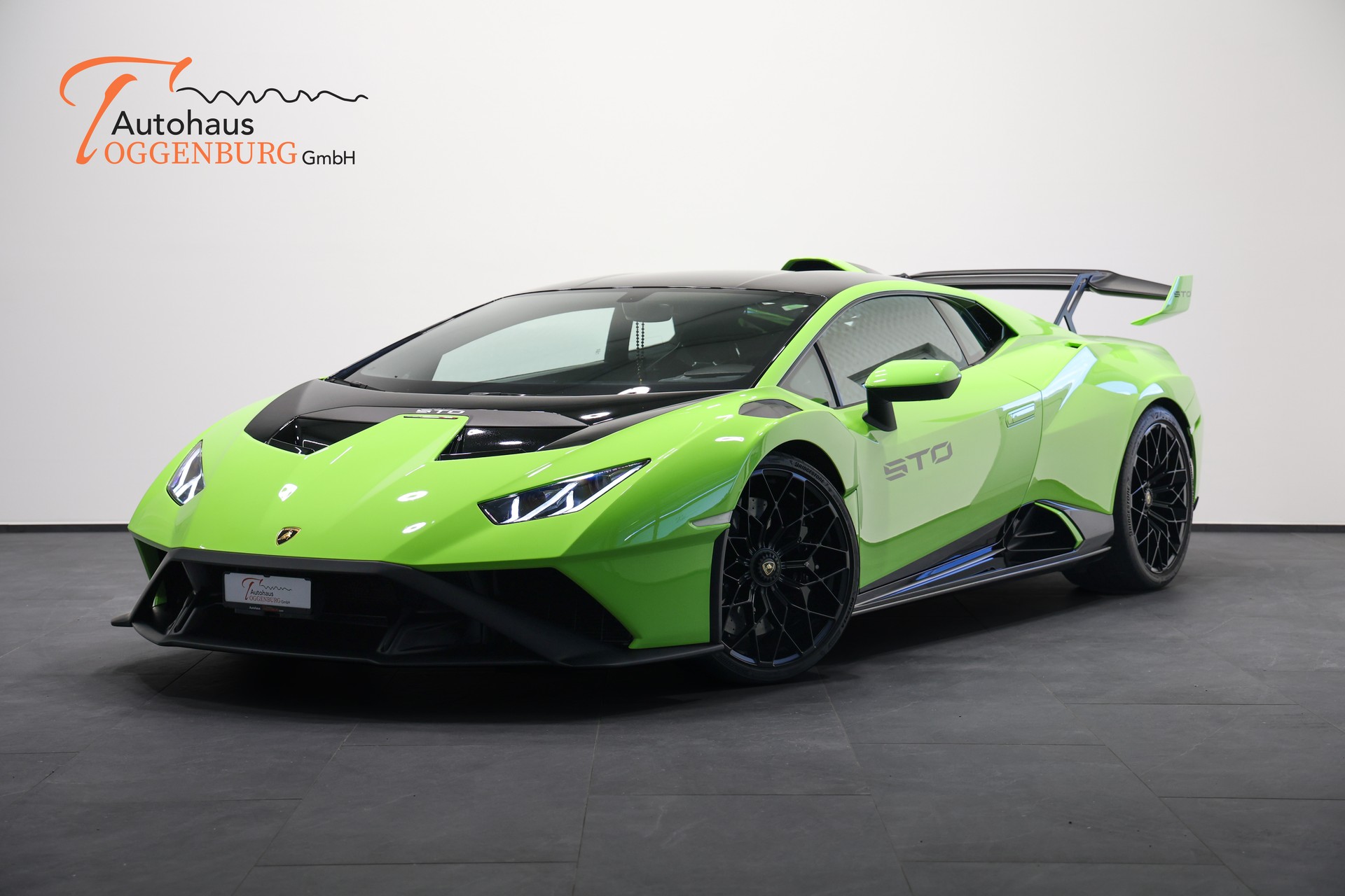 LAMBORGHINI Huracan STO Coupé DCT RWD *CH-Fahrzeug*Grün/Schwarz Lackierung EINMALIG*