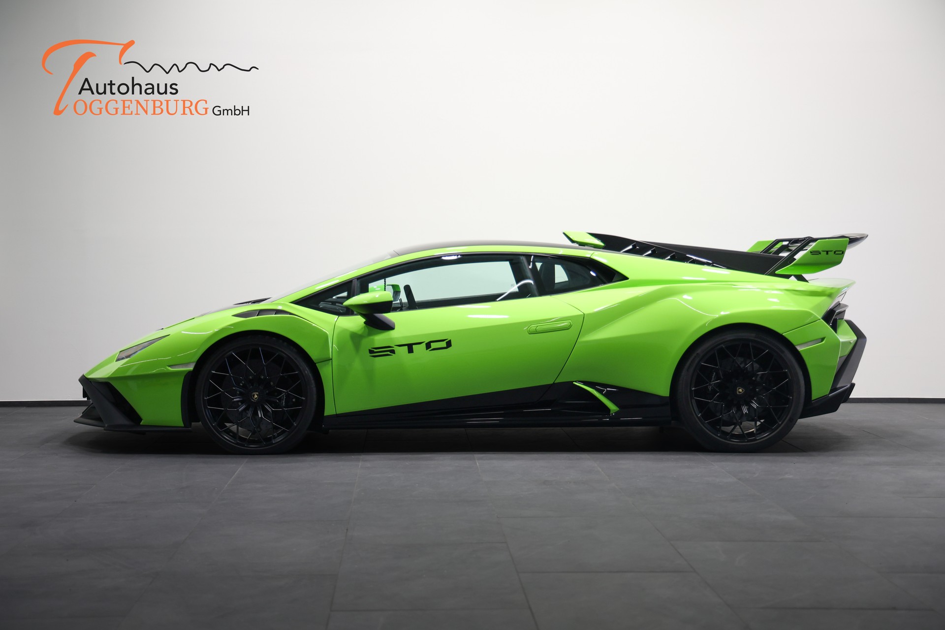 LAMBORGHINI Huracan STO Coupé DCT RWD *CH-Fahrzeug*Grün/Schwarz Lackierung EINMALIG*-image-5