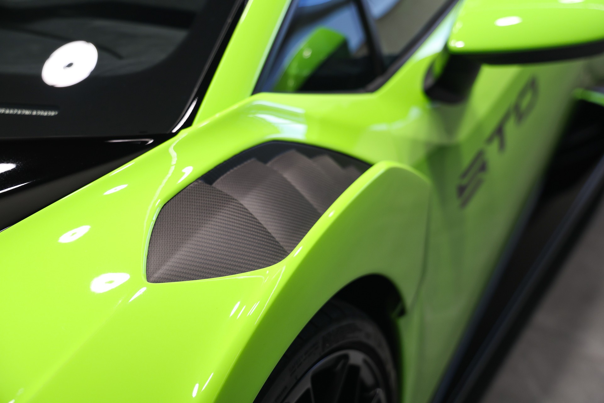 LAMBORGHINI Huracan STO Coupé DCT RWD *CH-Fahrzeug*Grün/Schwarz Lackierung EINMALIG*-image-14