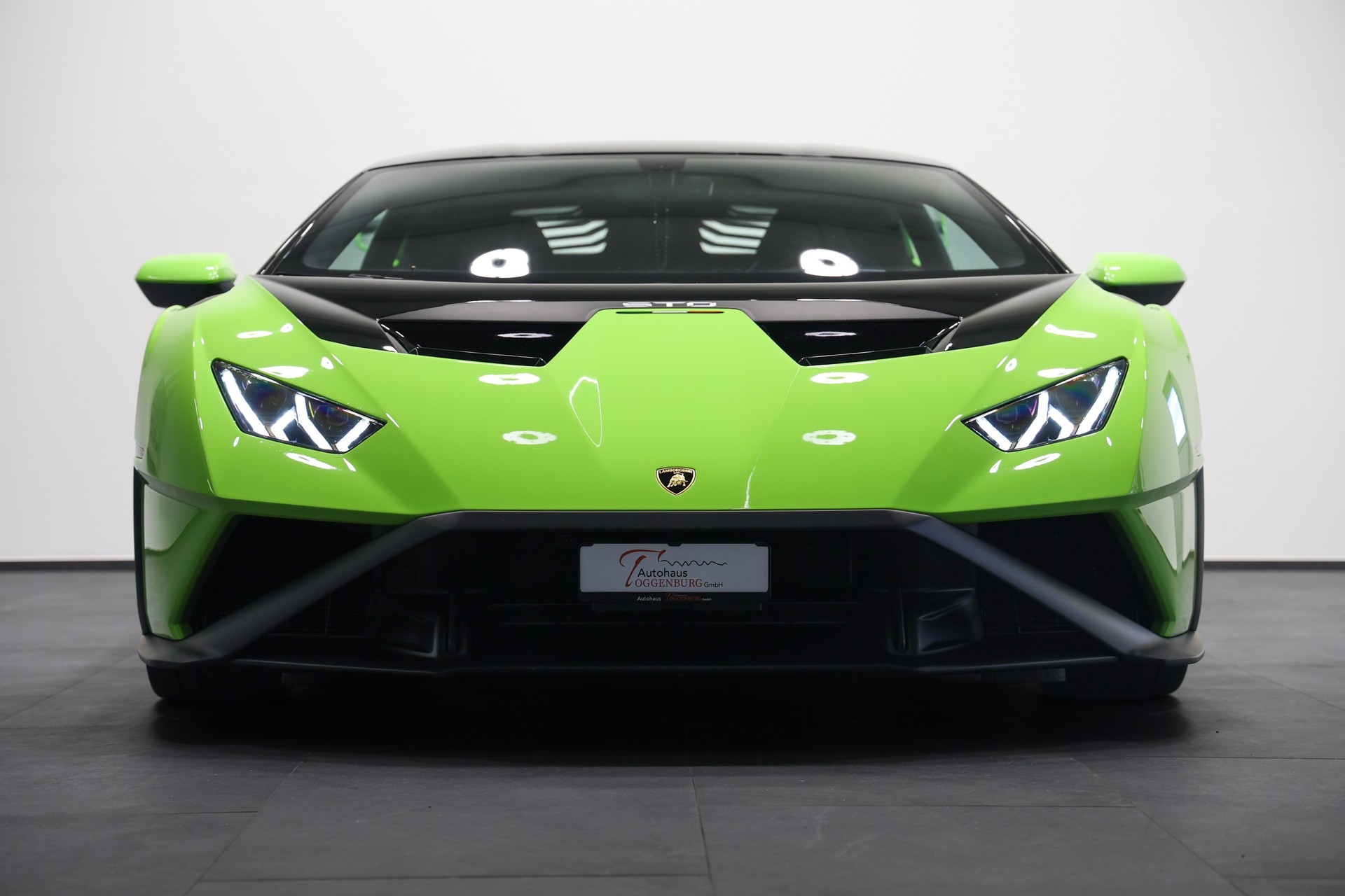 LAMBORGHINI Huracan STO Coupé DCT RWD *CH-Fahrzeug*Grün/Schwarz Lackierung EINMALIG*-image-4