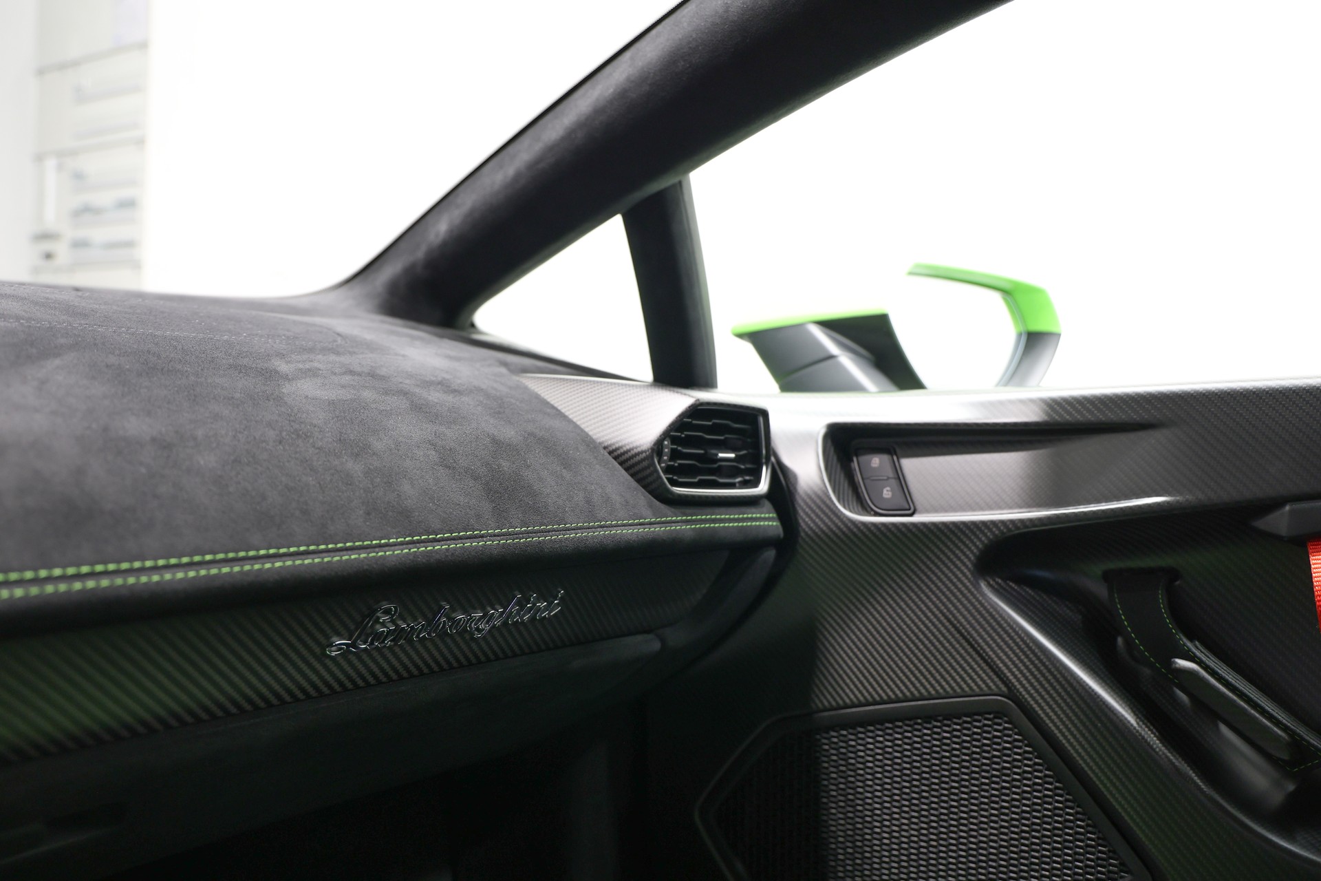 LAMBORGHINI Huracan STO Coupé DCT RWD *CH-Fahrzeug*Grün/Schwarz Lackierung EINMALIG*-image-27