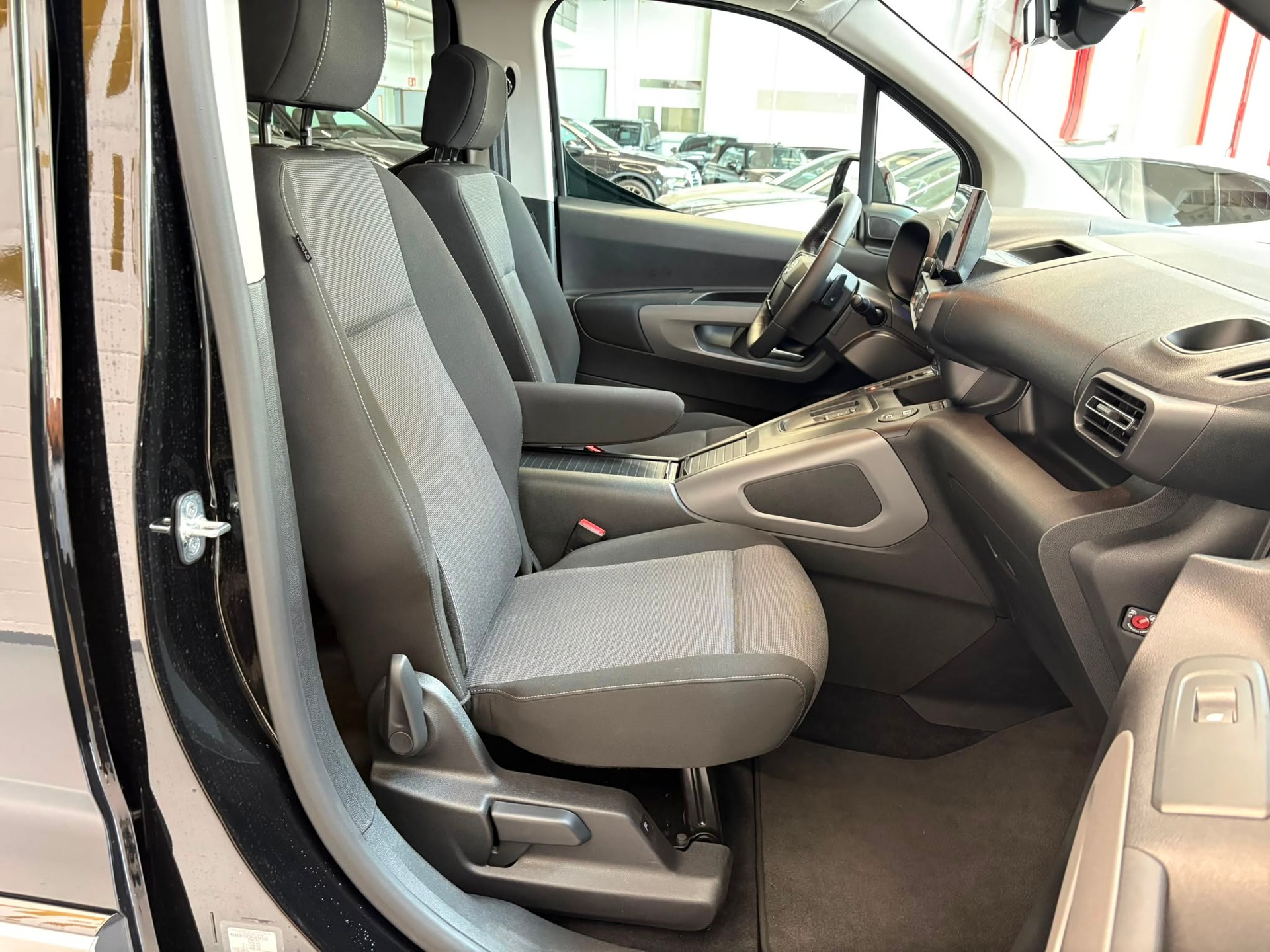TOYOTA Proace City Verso 1.5 Style Long-image-14