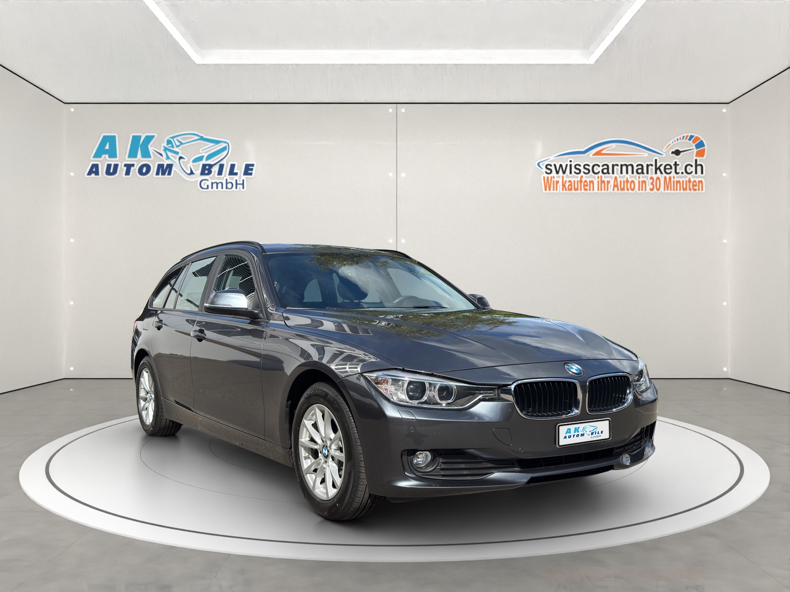 BMW 318d Touring Luxury Line Steptronic-image-1