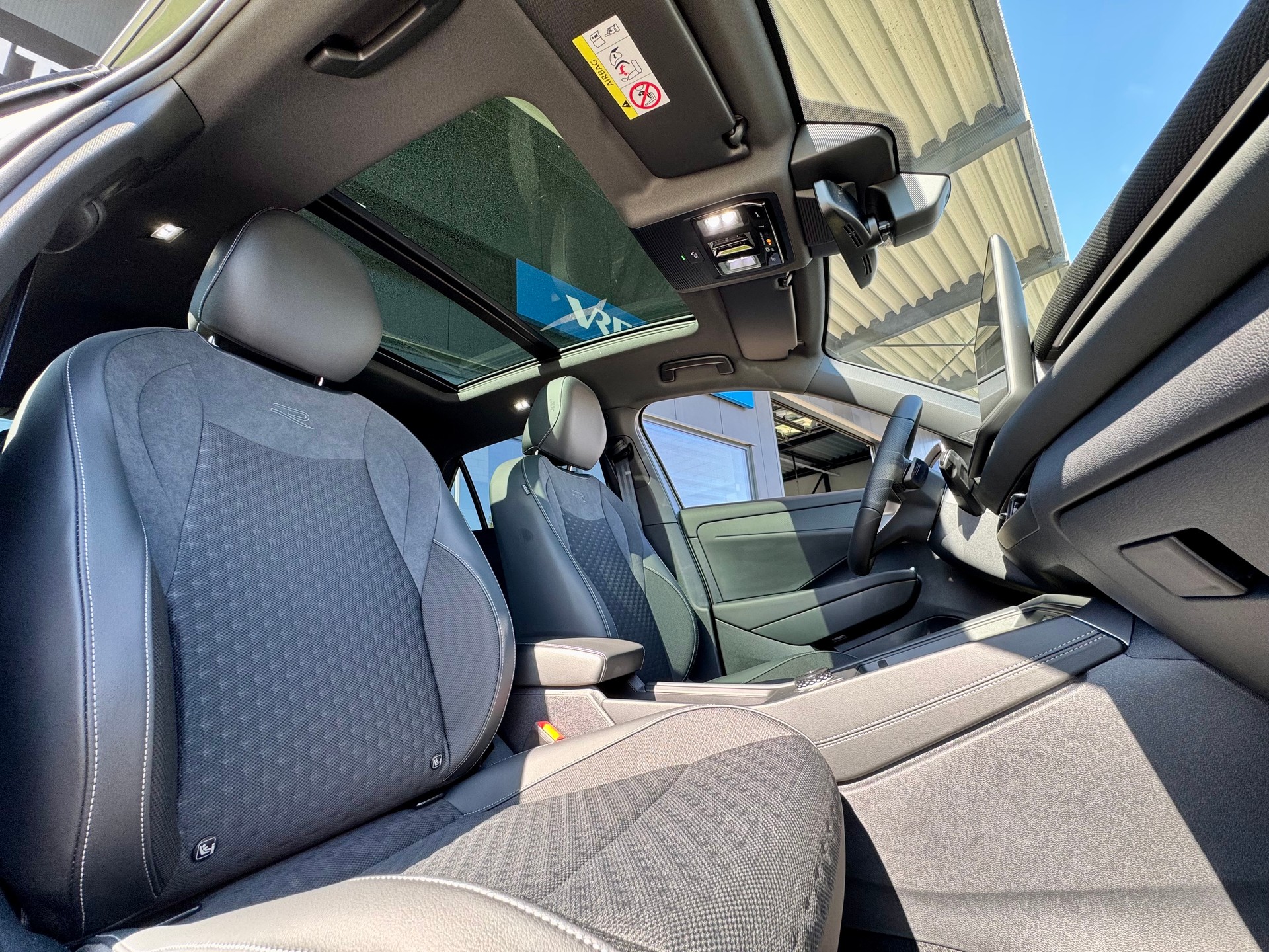 VW T-Roc 1.5 eTSI mHEV R-Line DSG-image-5