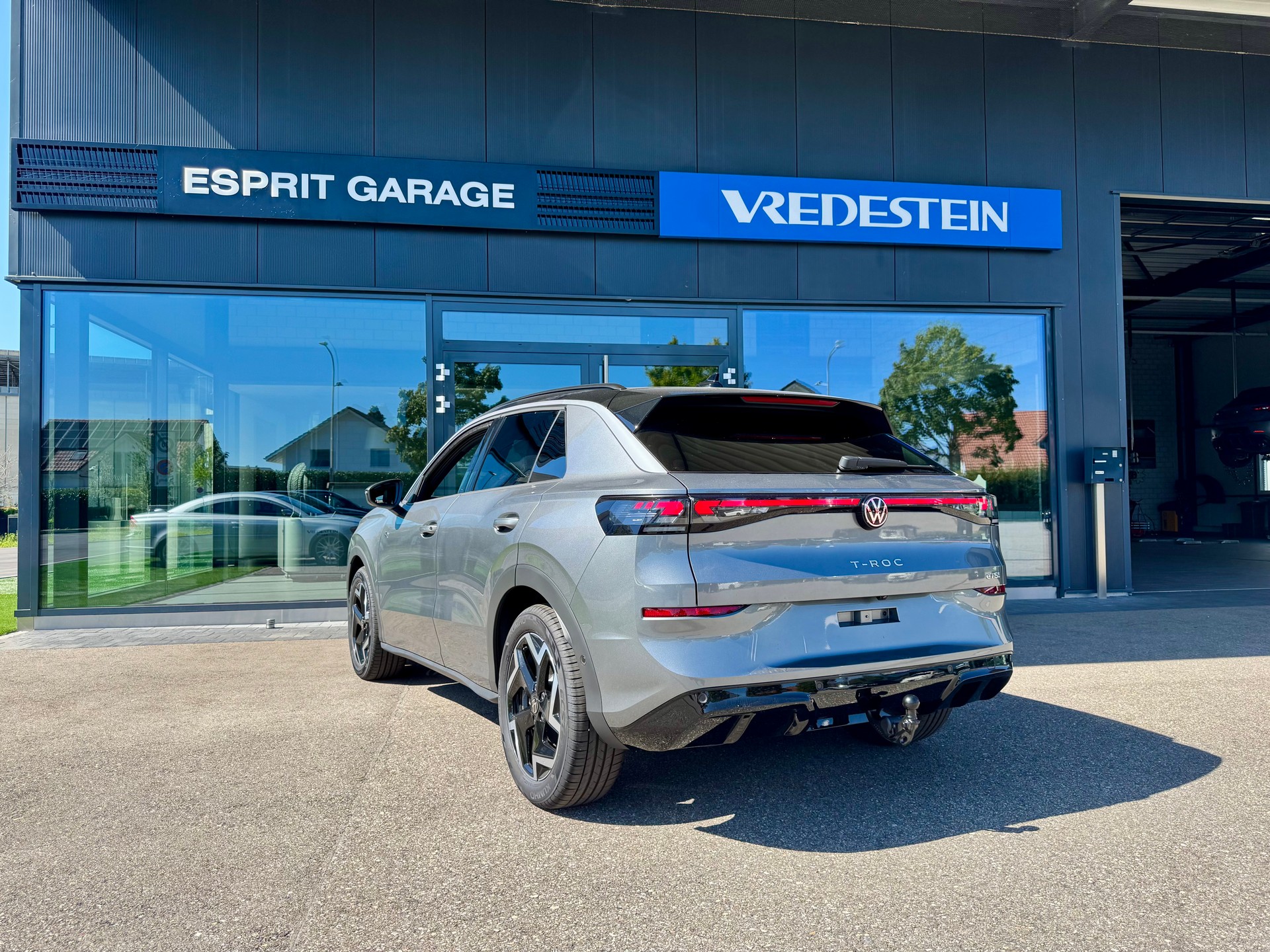 VW T-Roc 1.5 eTSI mHEV R-Line DSG-image-2