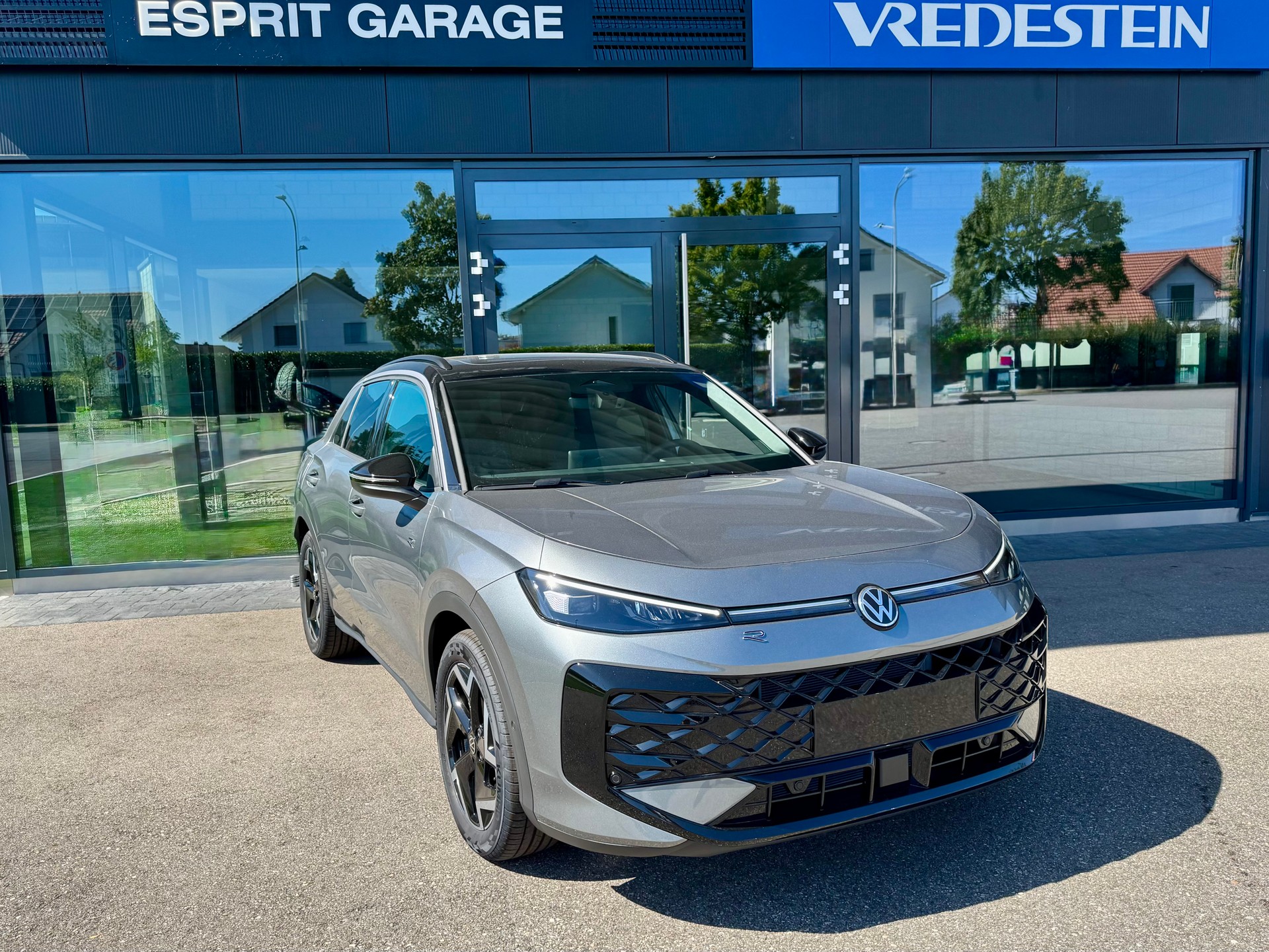 VW T-Roc 1.5 eTSI mHEV R-Line DSG-image-0