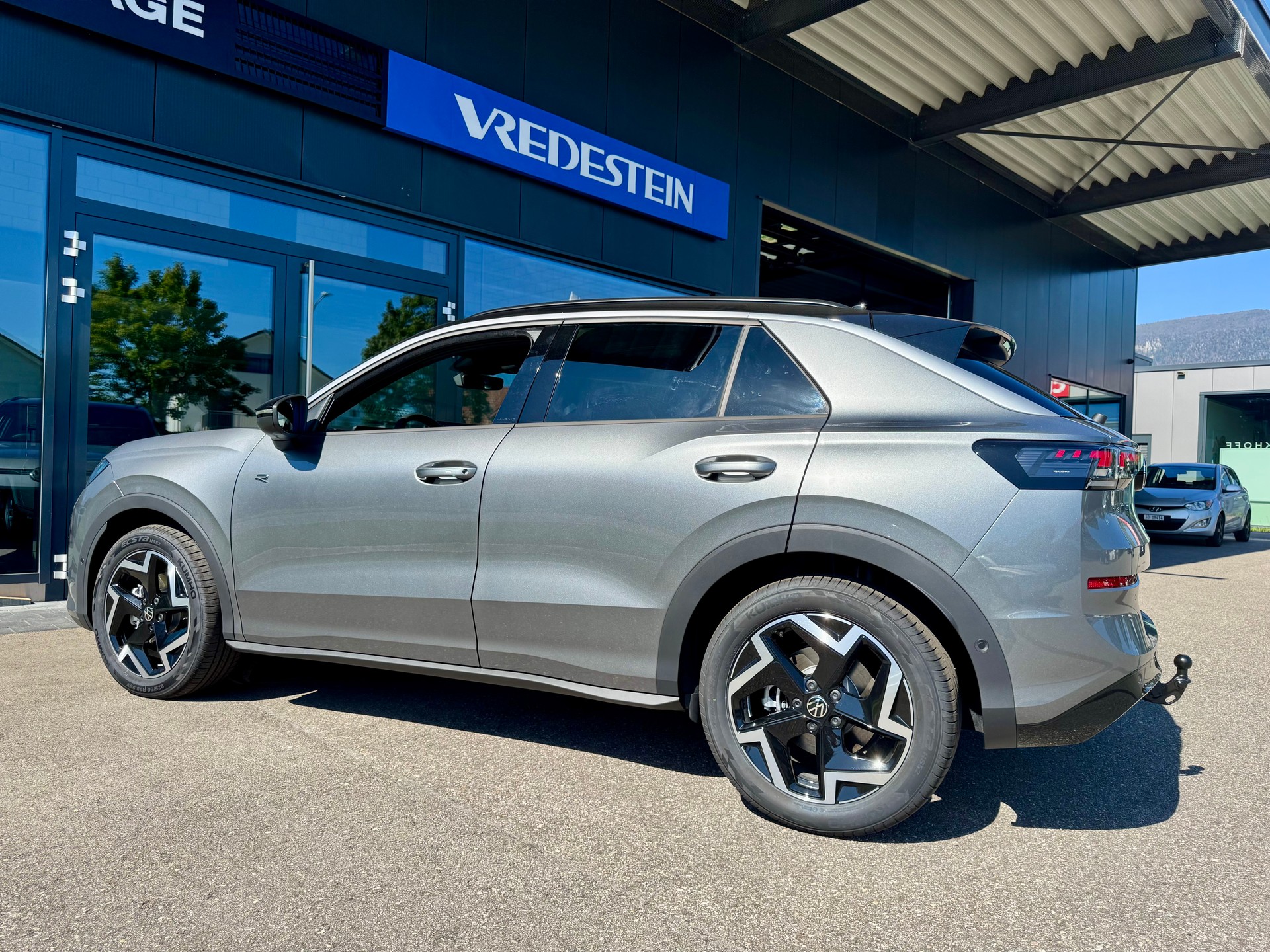 VW T-Roc 1.5 eTSI mHEV R-Line DSG-image-3