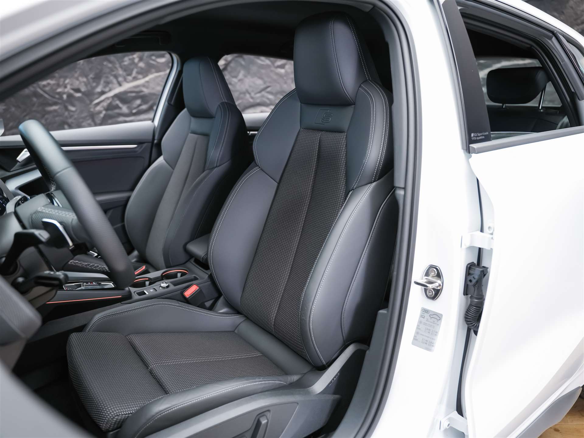 AUDI S3 Sportback TFSI quattro S-tronic*19"Felgen*Werksgarantie*Matrix-LED*Assistenten*-image-8