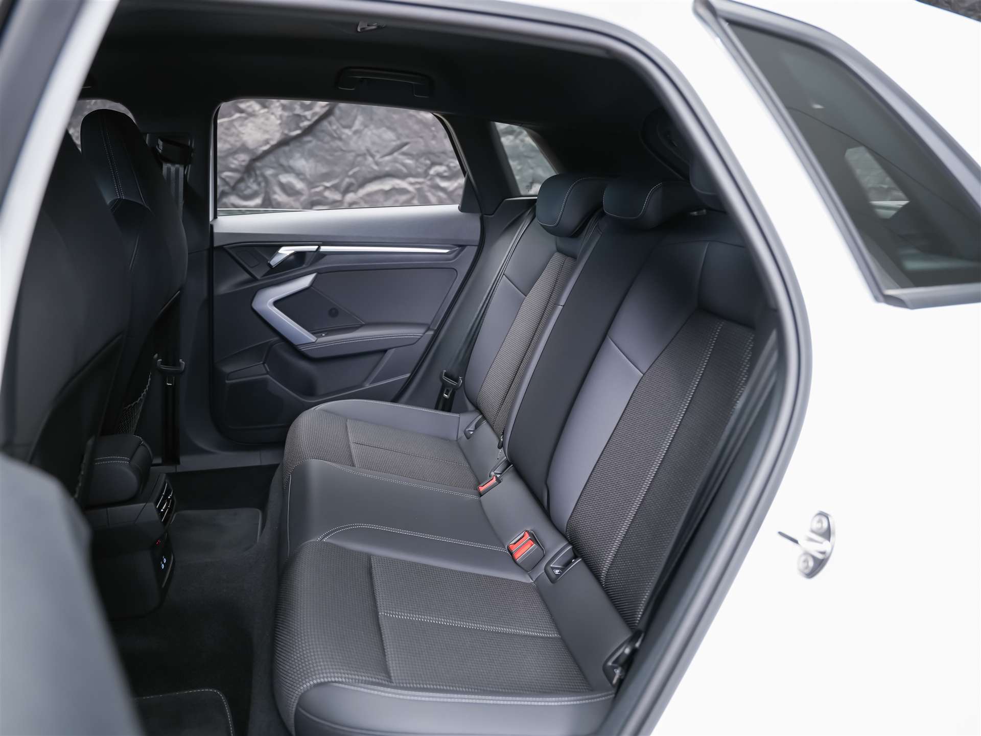 AUDI S3 Sportback TFSI quattro S-tronic*19"Felgen*Werksgarantie*Matrix-LED*Assistenten*-image-13