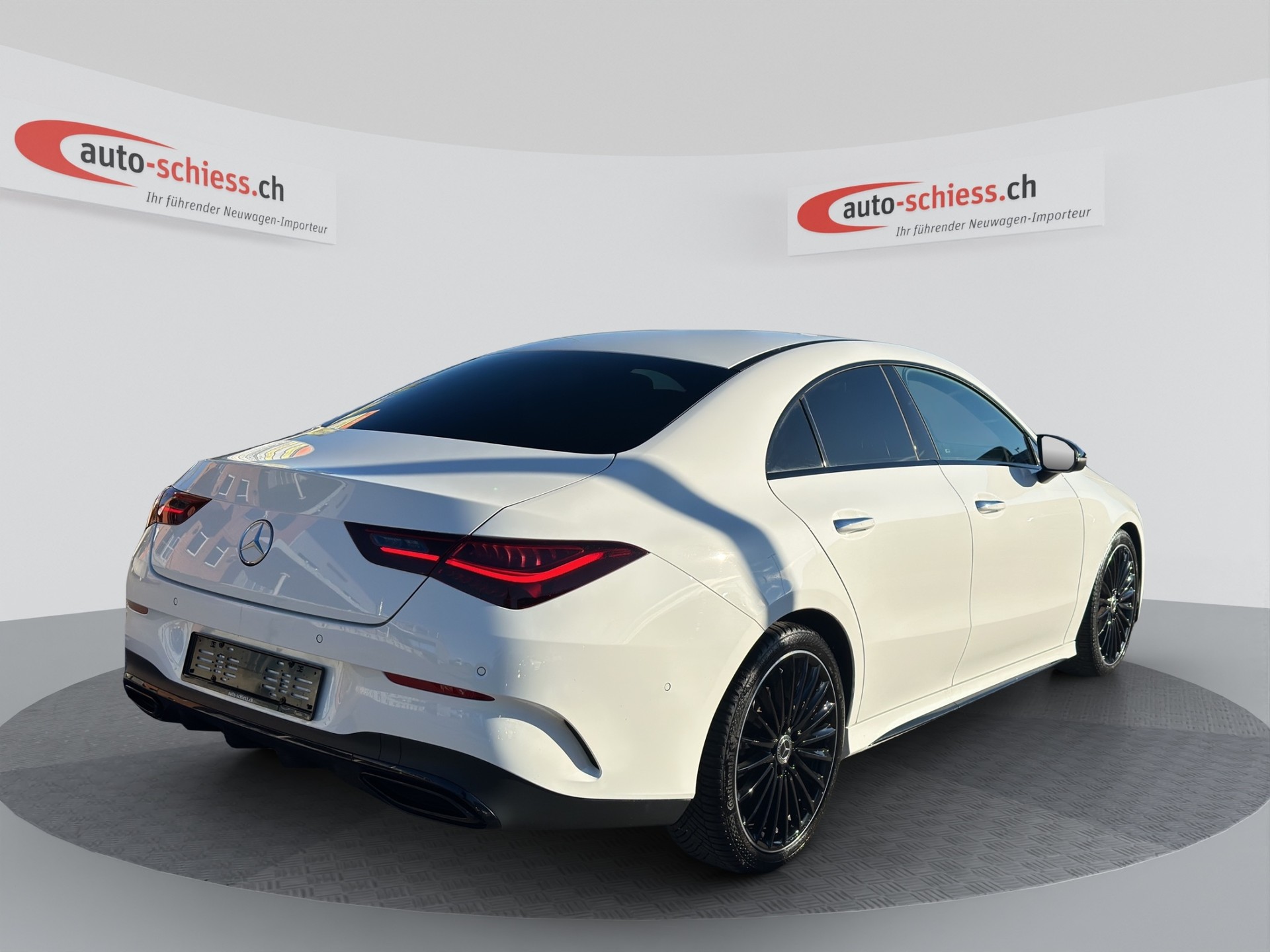 MERCEDES-BENZ CLA 200 d AMG Edition Night 8G-DCT-image-4