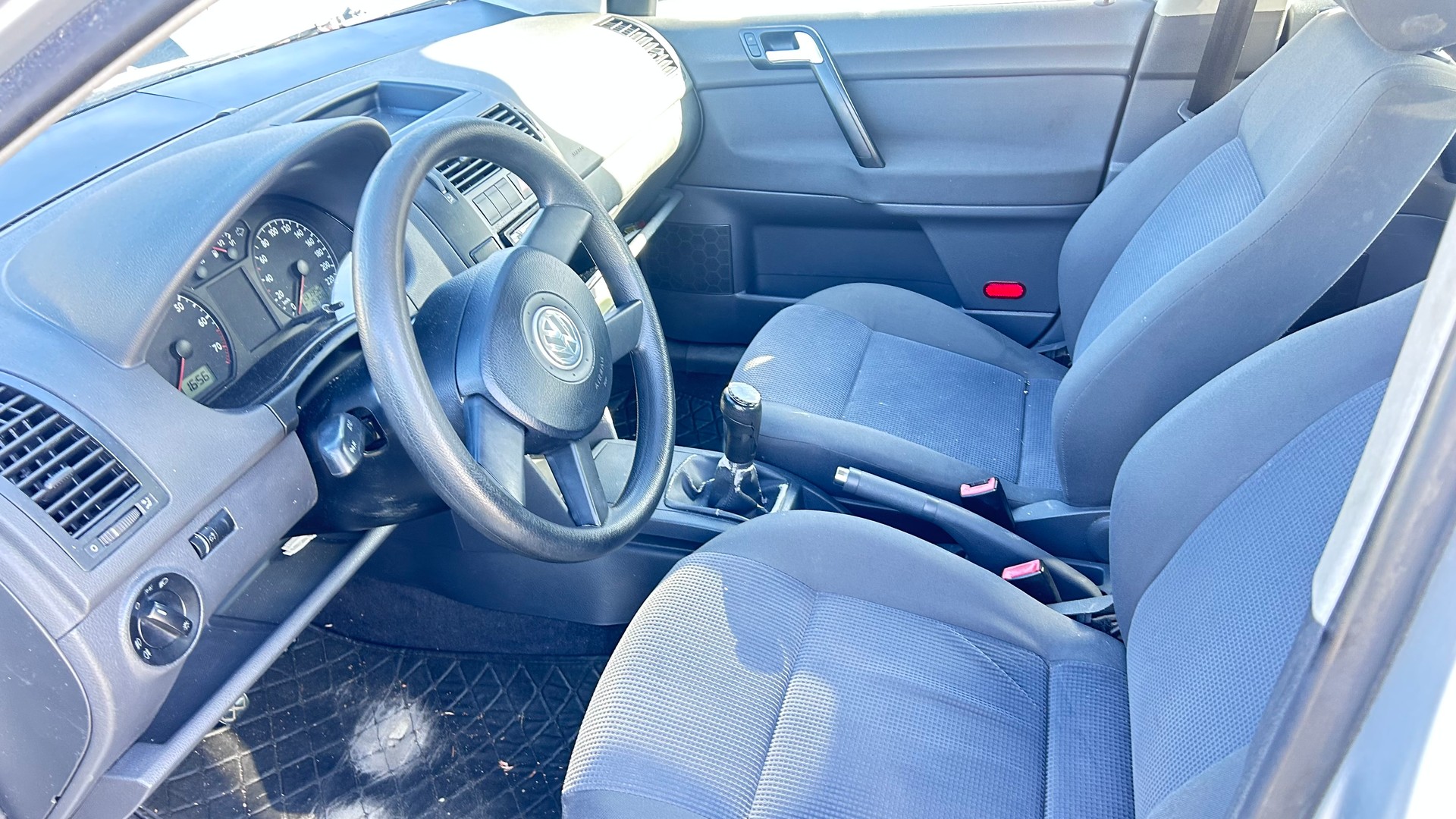 VW Polo 1.4 16V Highline-image-6