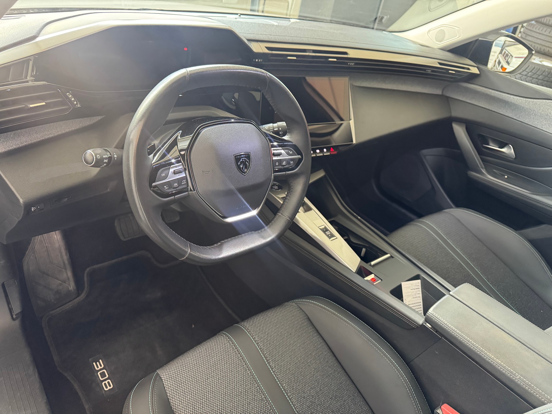 PEUGEOT 308 SW 1.5 BlueHDI Allure Pack EAT8-image-2