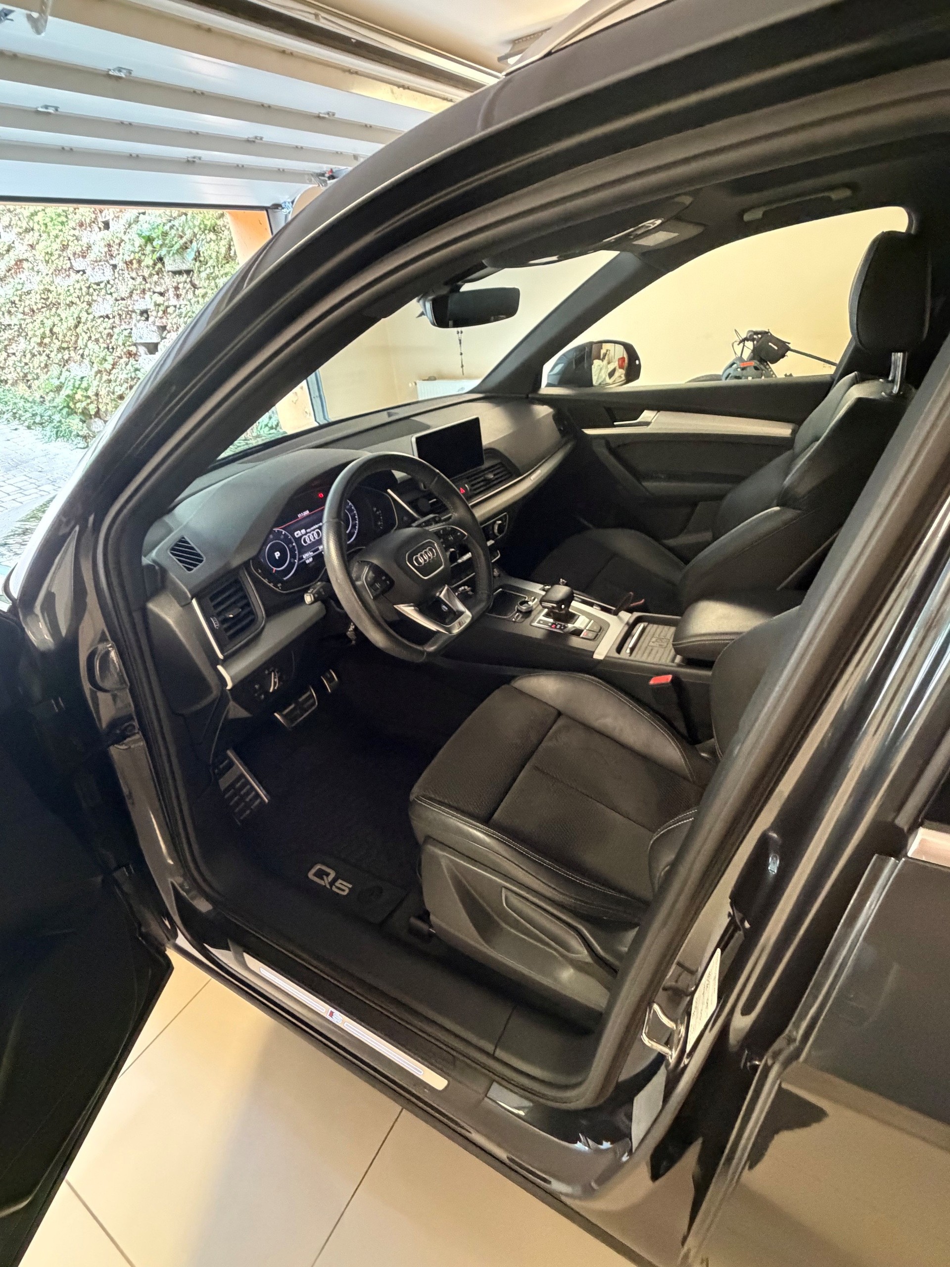AUDI 2.0 40 TDI Sport qu. S-Tronic-image-4
