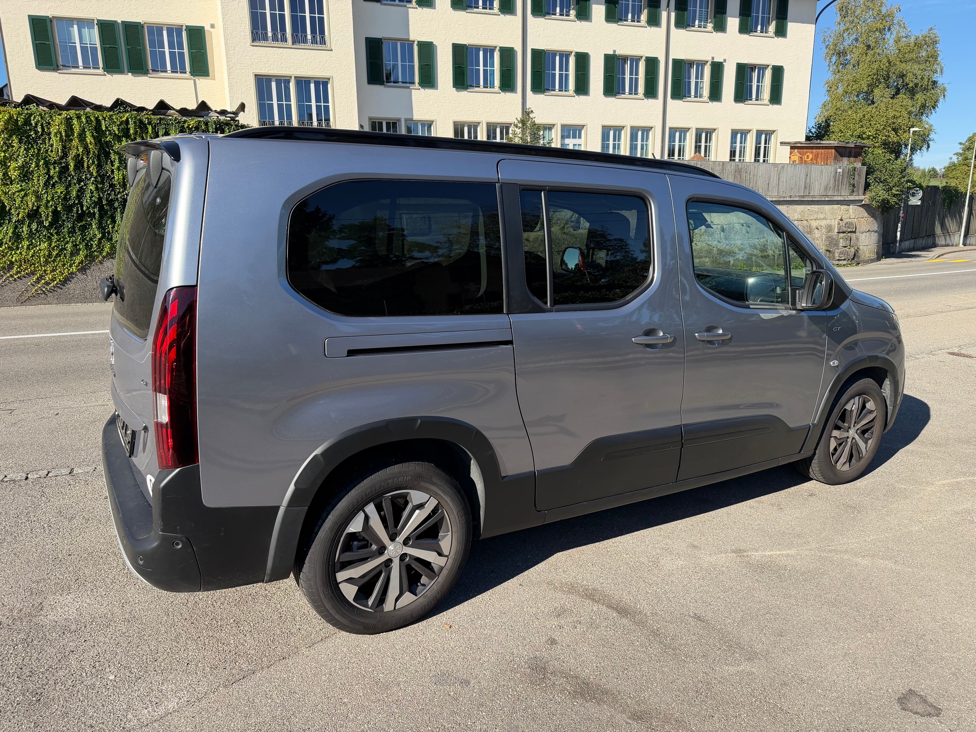 PEUGEOT Rifter Long 1.5 BlueHDi 7PL GT EAT8-image-2