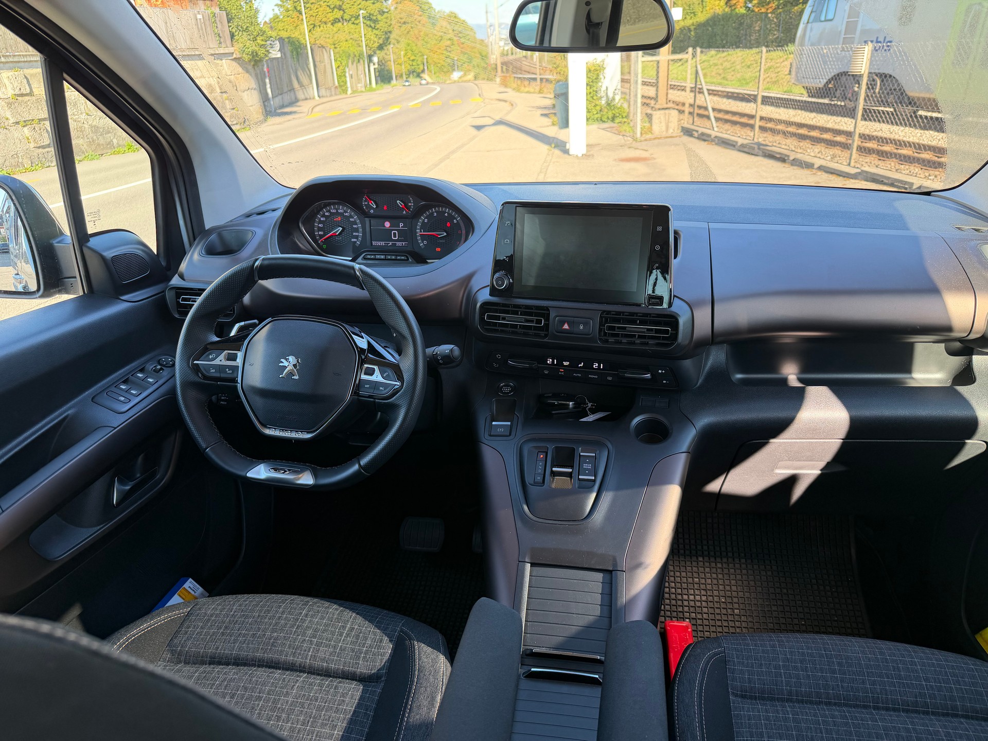 PEUGEOT Rifter Long 1.5 BlueHDi 7PL GT EAT8-image-6