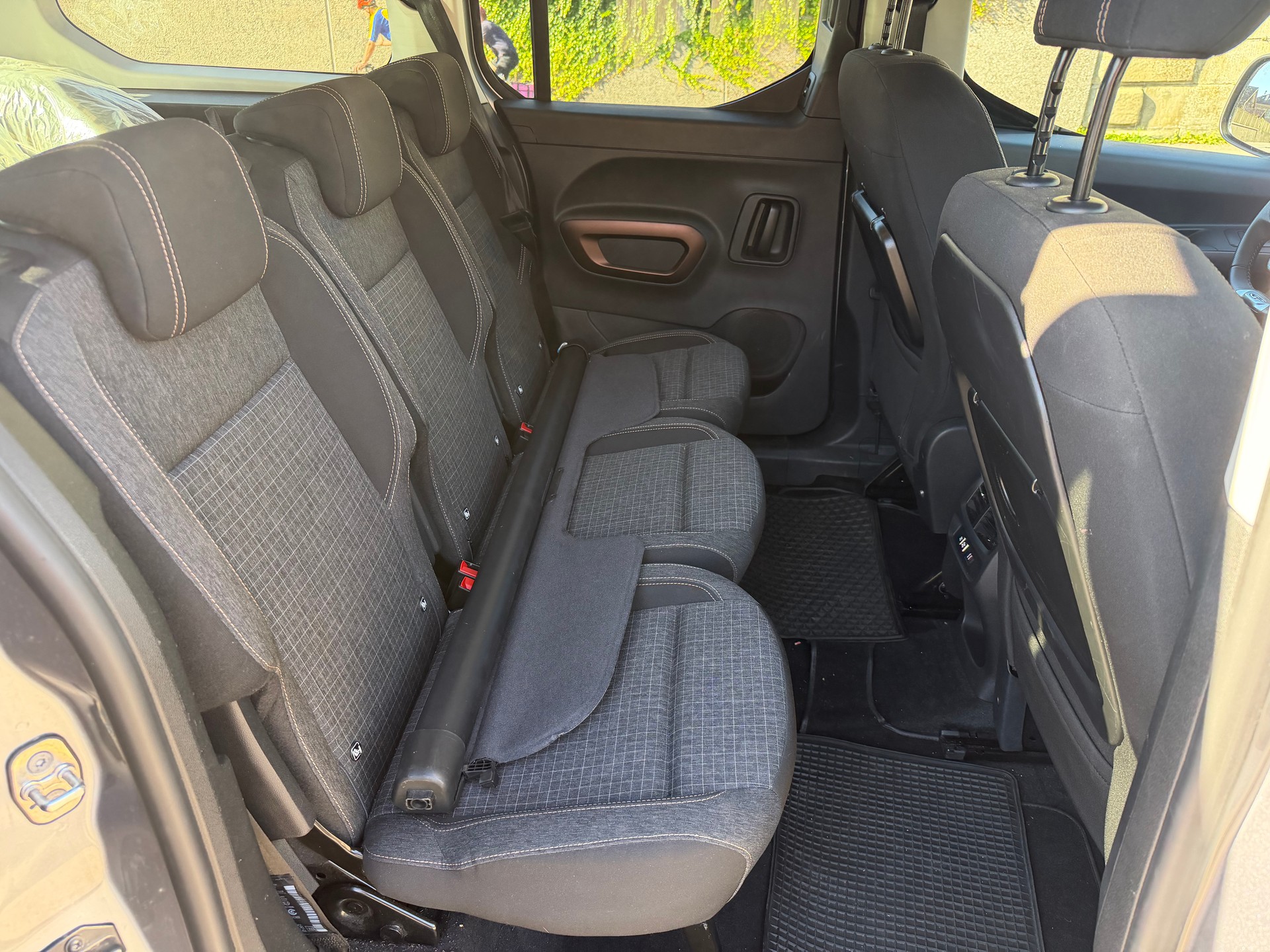 PEUGEOT Rifter Long 1.5 BlueHDi 7PL GT EAT8-image-8