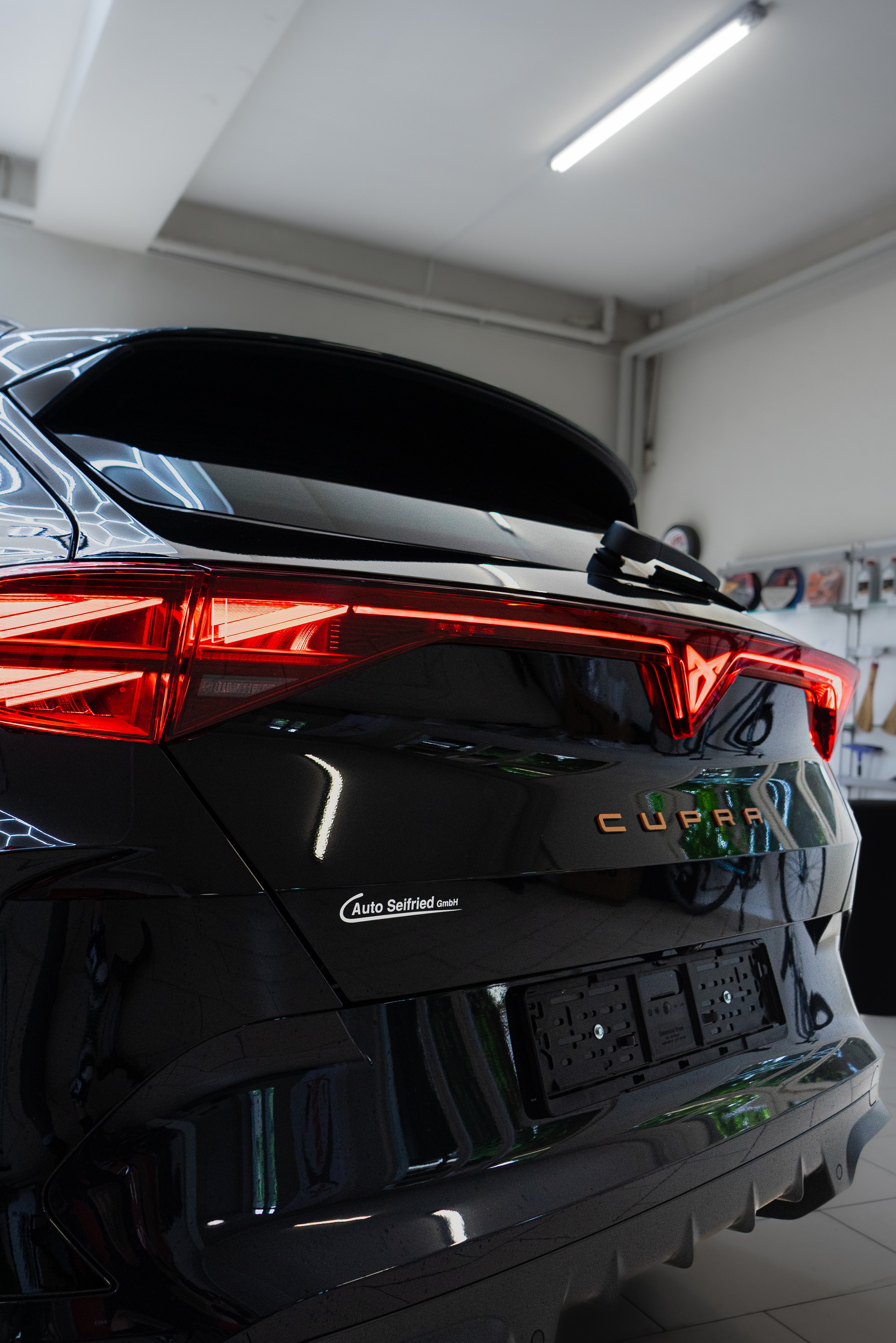 CUPRA Formentor 1.5 e-HYBRID pHEV DSG-image-5