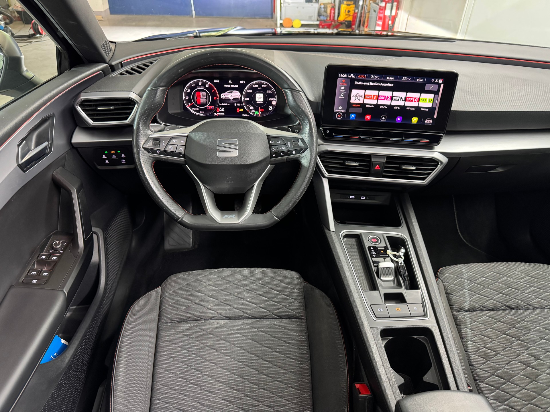 SEAT Leon ST 1.5 eTSI mHEV DSG FR-image-8