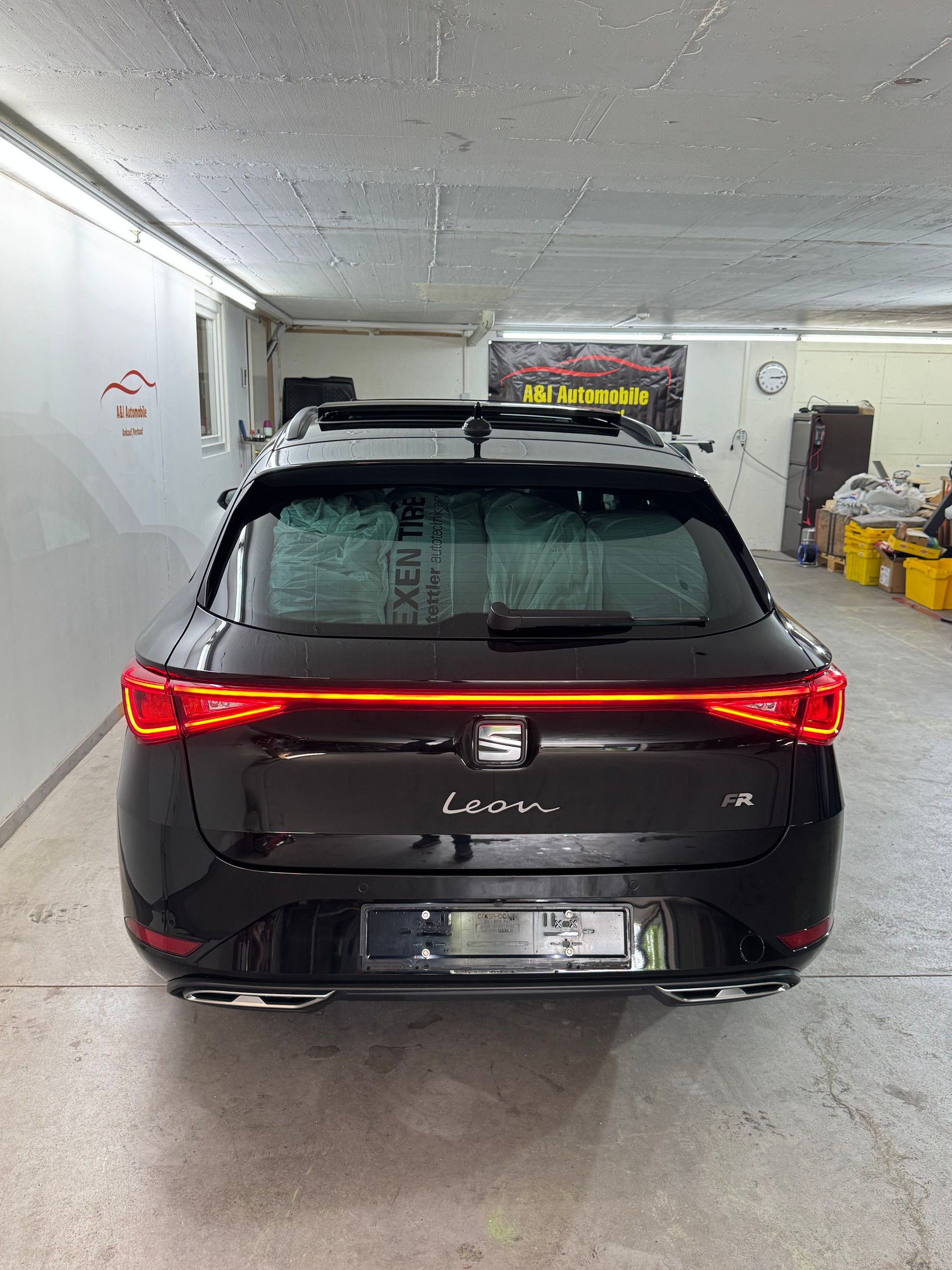 SEAT Leon ST 1.5 eTSI mHEV DSG FR-image-5