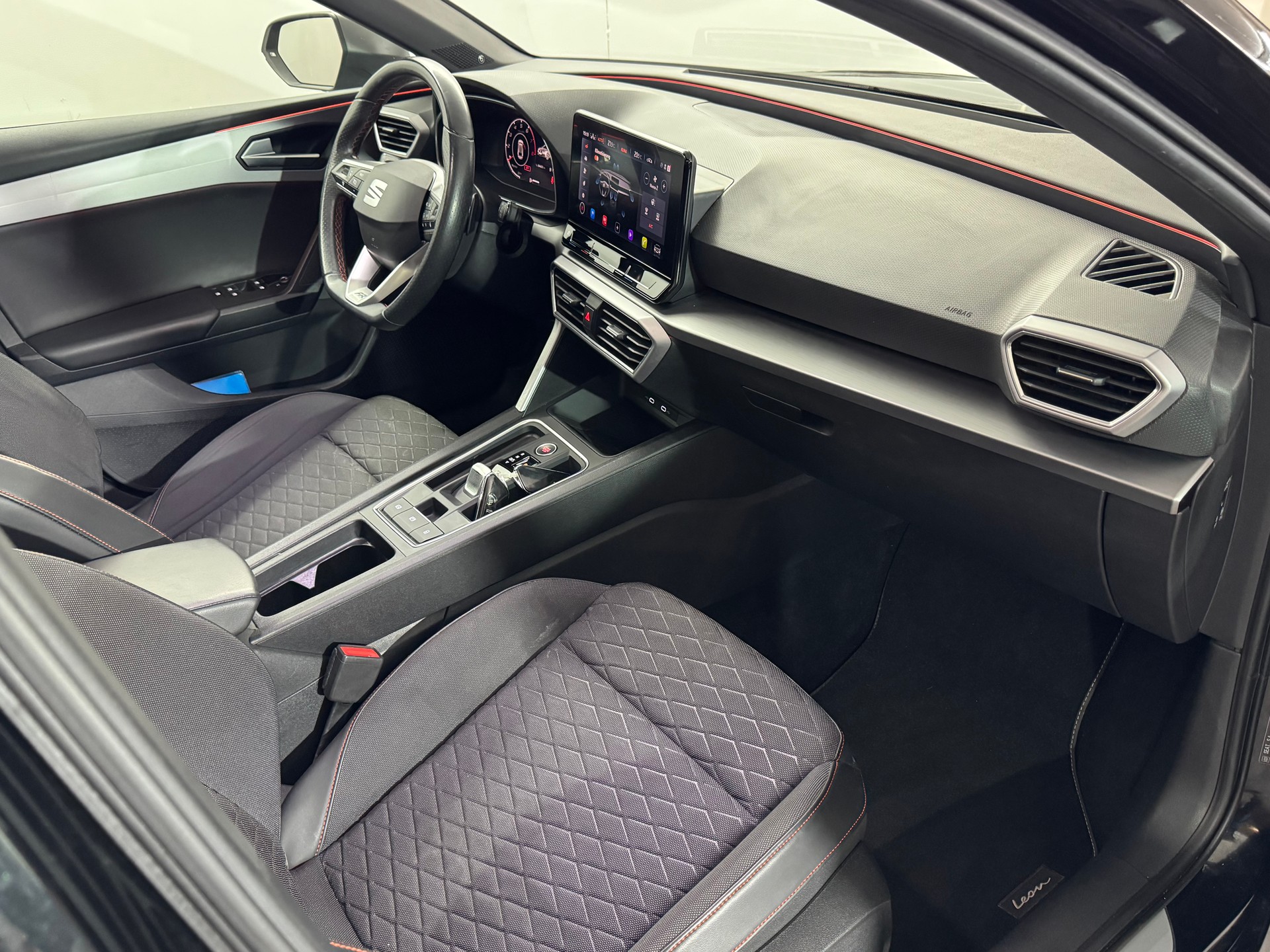 SEAT Leon ST 1.5 eTSI mHEV DSG FR-image-10