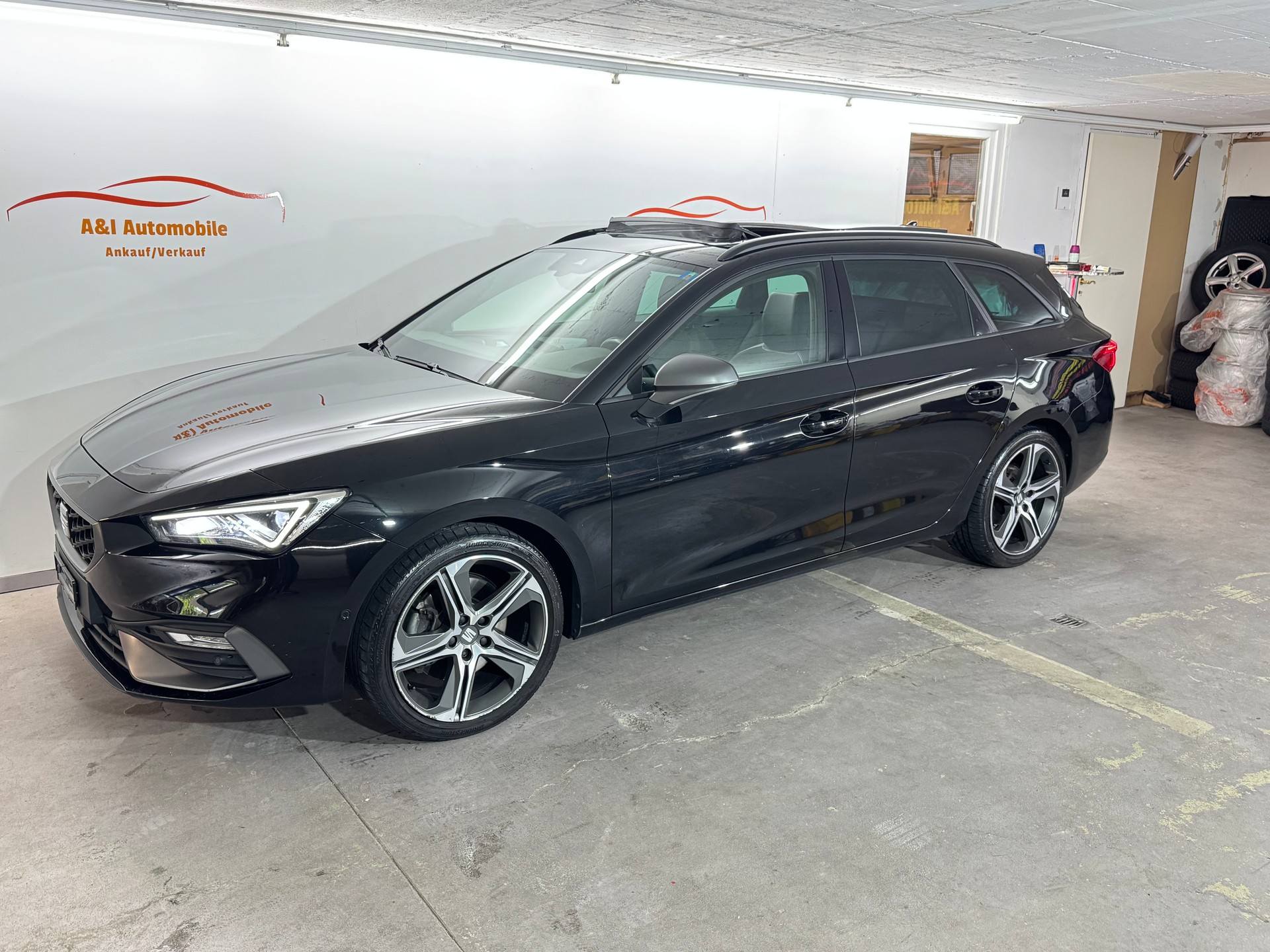 SEAT Leon ST 1.5 eTSI mHEV DSG FR-image-0
