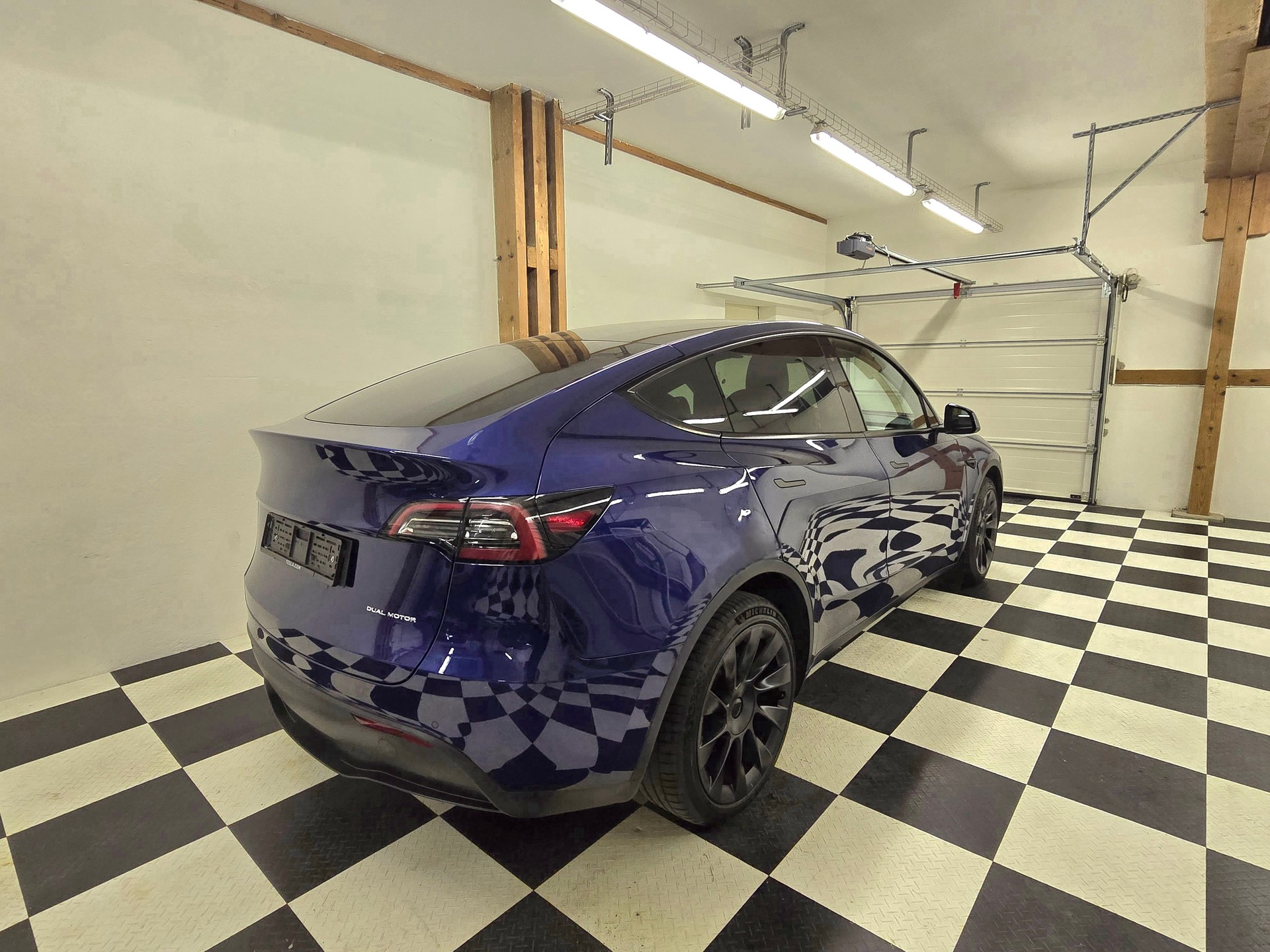 TESLA Model Y Long Range-image-6
