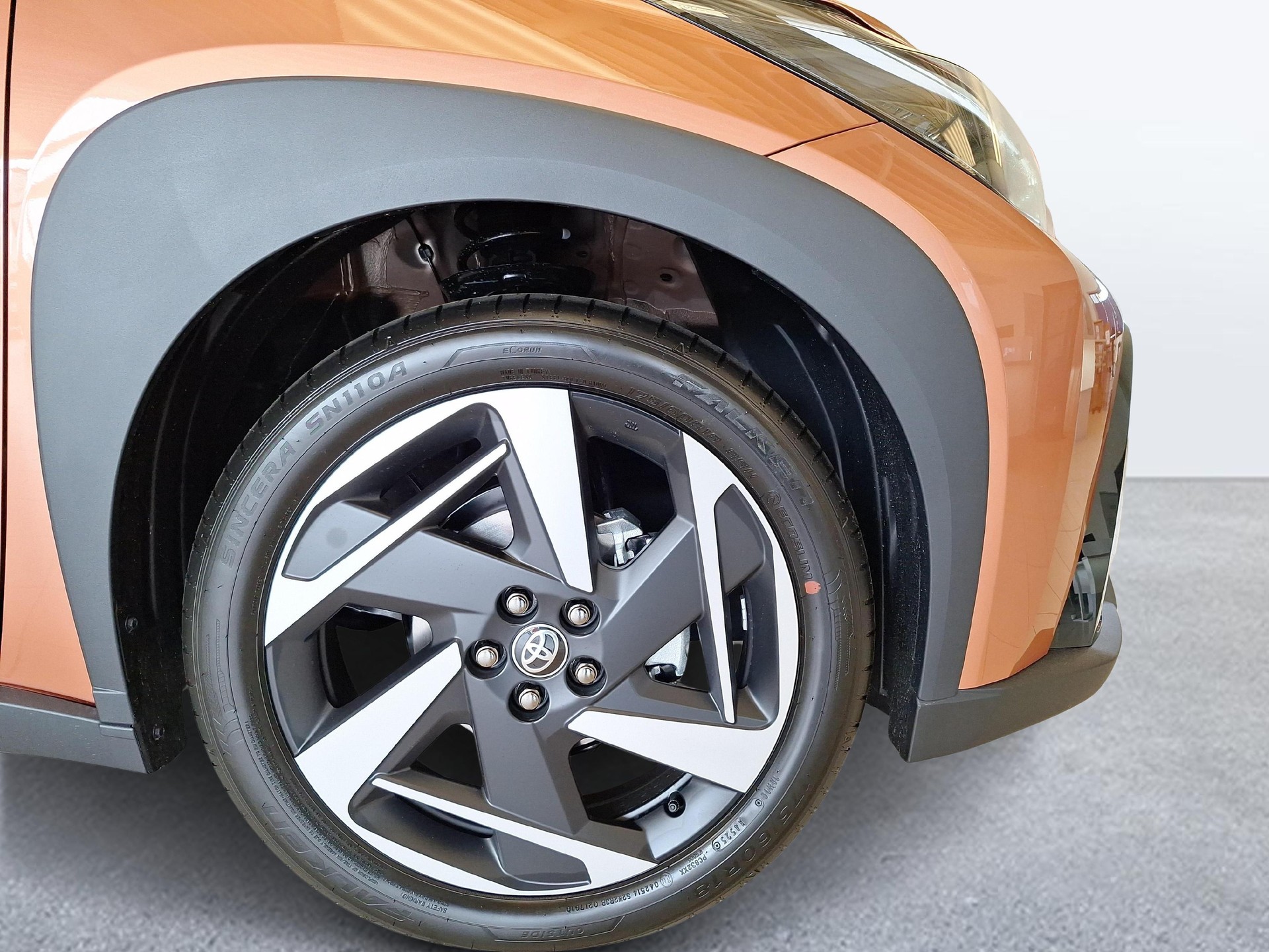 TOYOTA Aygo X 1.5 VVT-i HSD Style-image-15