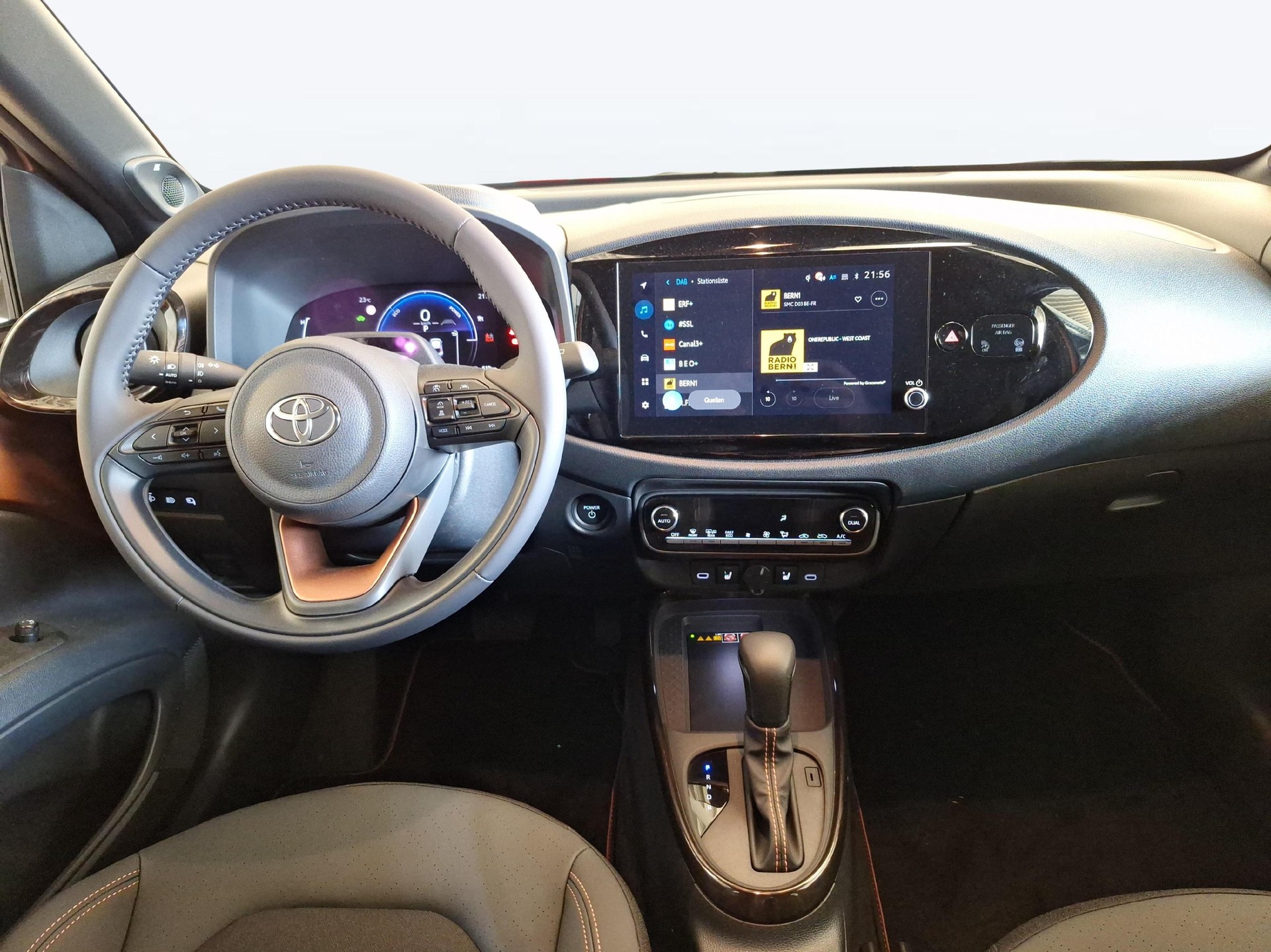 TOYOTA Aygo X 1.5 VVT-i HSD Style-image-12