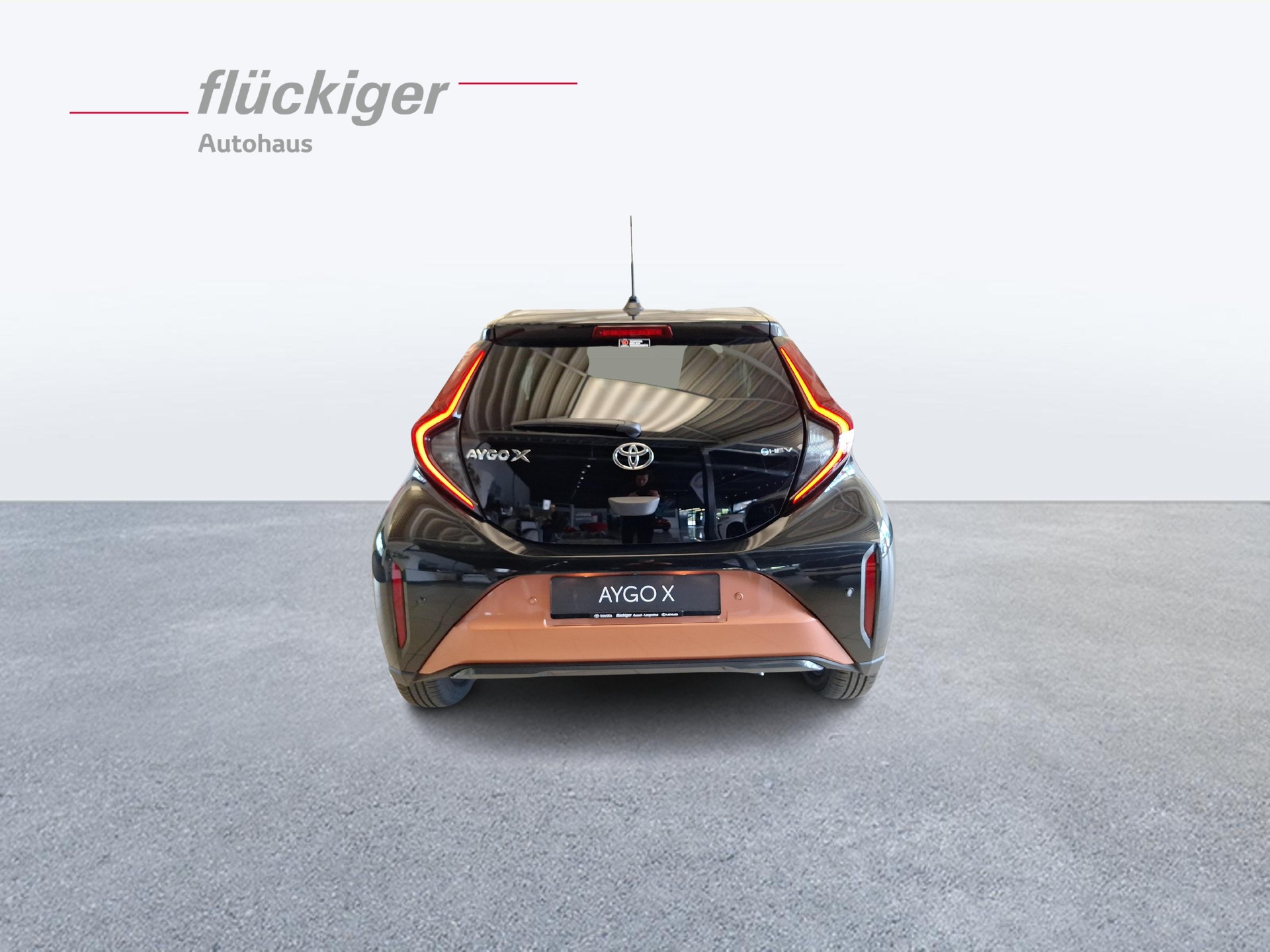 TOYOTA Aygo X 1.5 VVT-i HSD Style-image-5