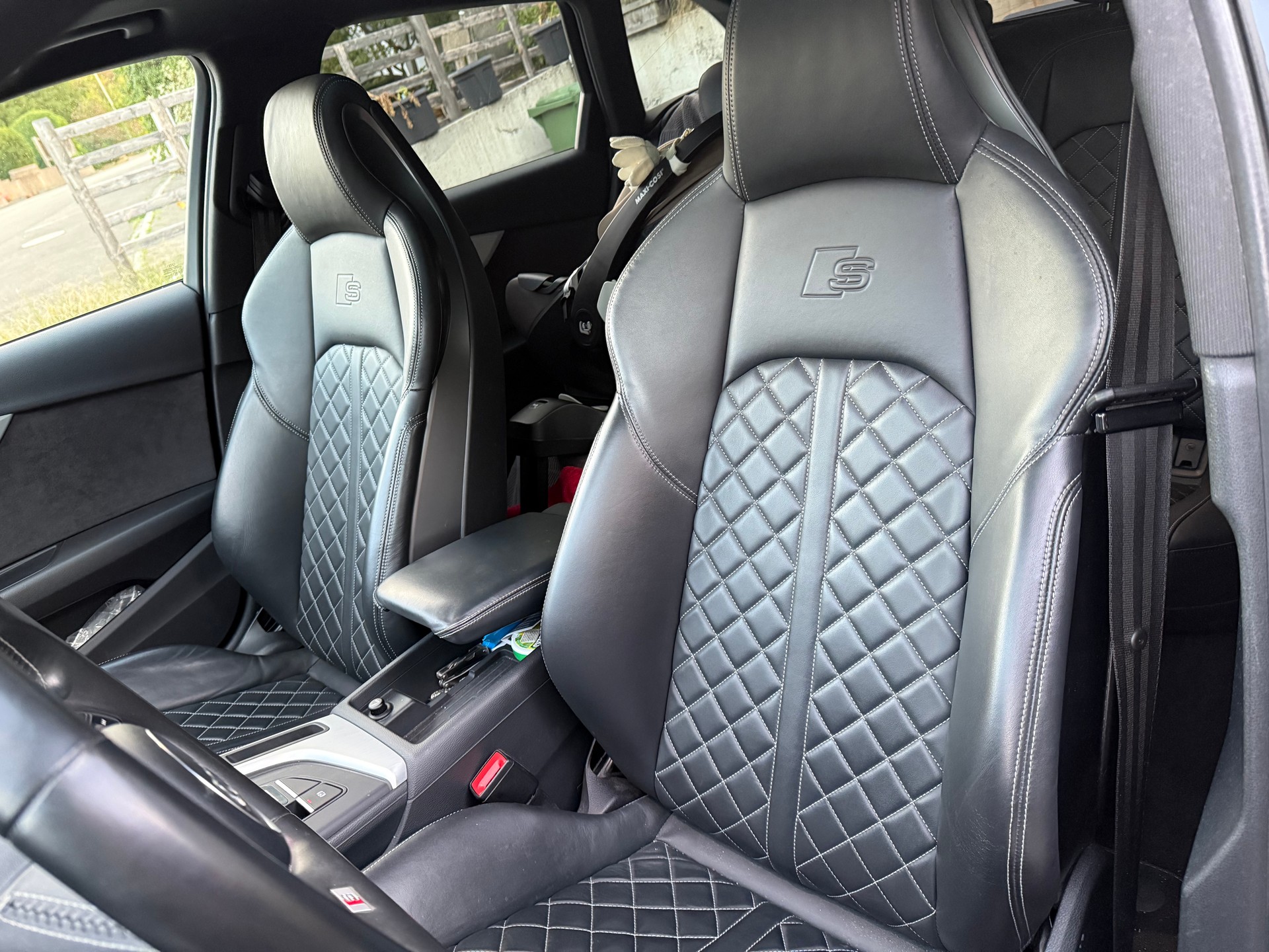 AUDI 3.0 V6 TFSI quattro S-Tronic-image-4
