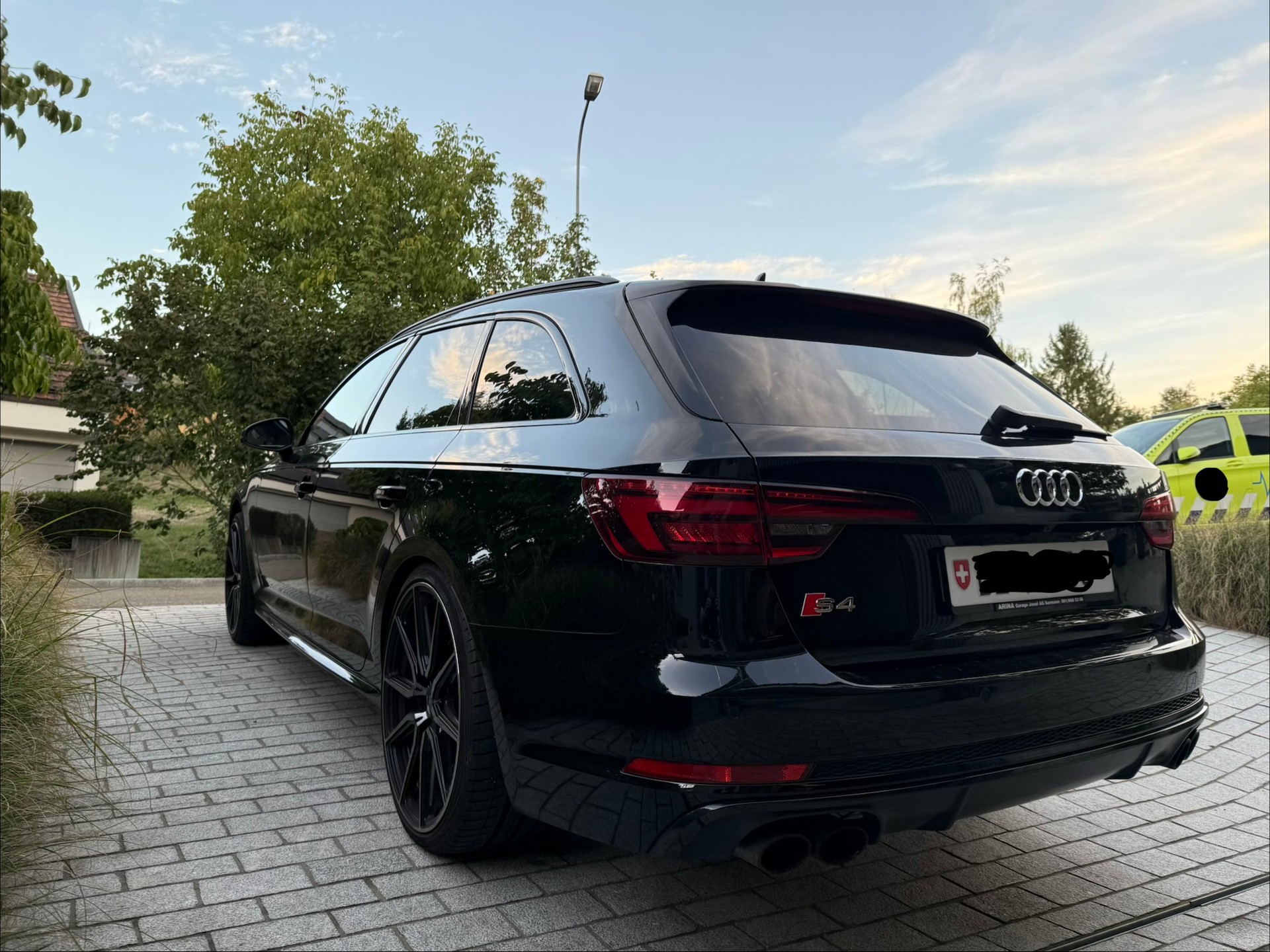 AUDI 3.0 V6 TFSI quattro S-Tronic-image-3