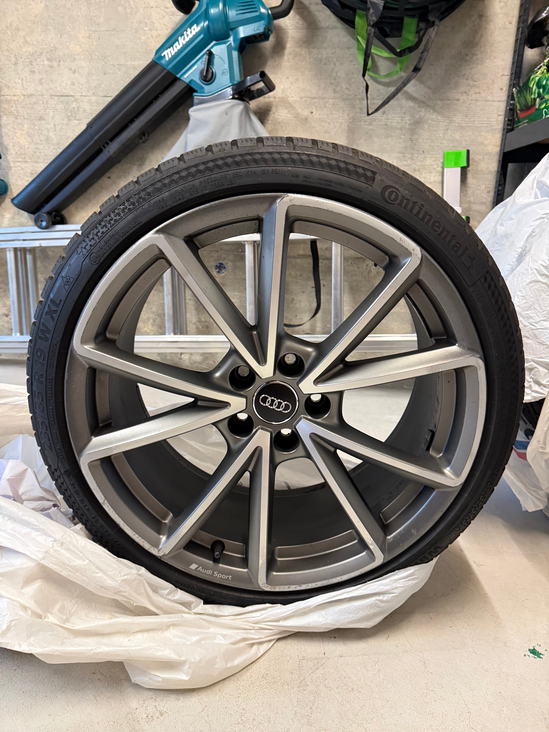 AUDI 3.0 V6 TFSI quattro S-Tronic-image-8