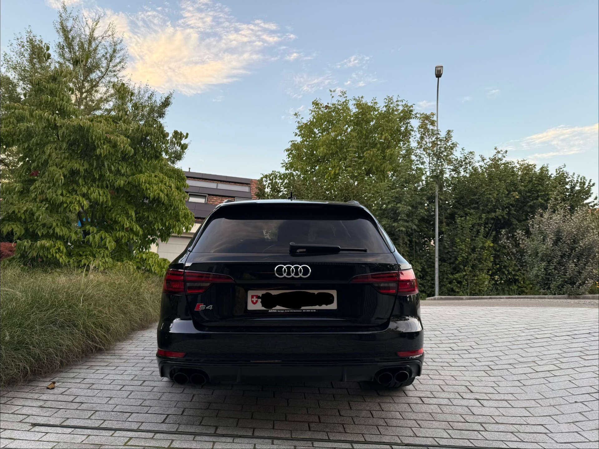 AUDI 3.0 V6 TFSI quattro S-Tronic-image-2