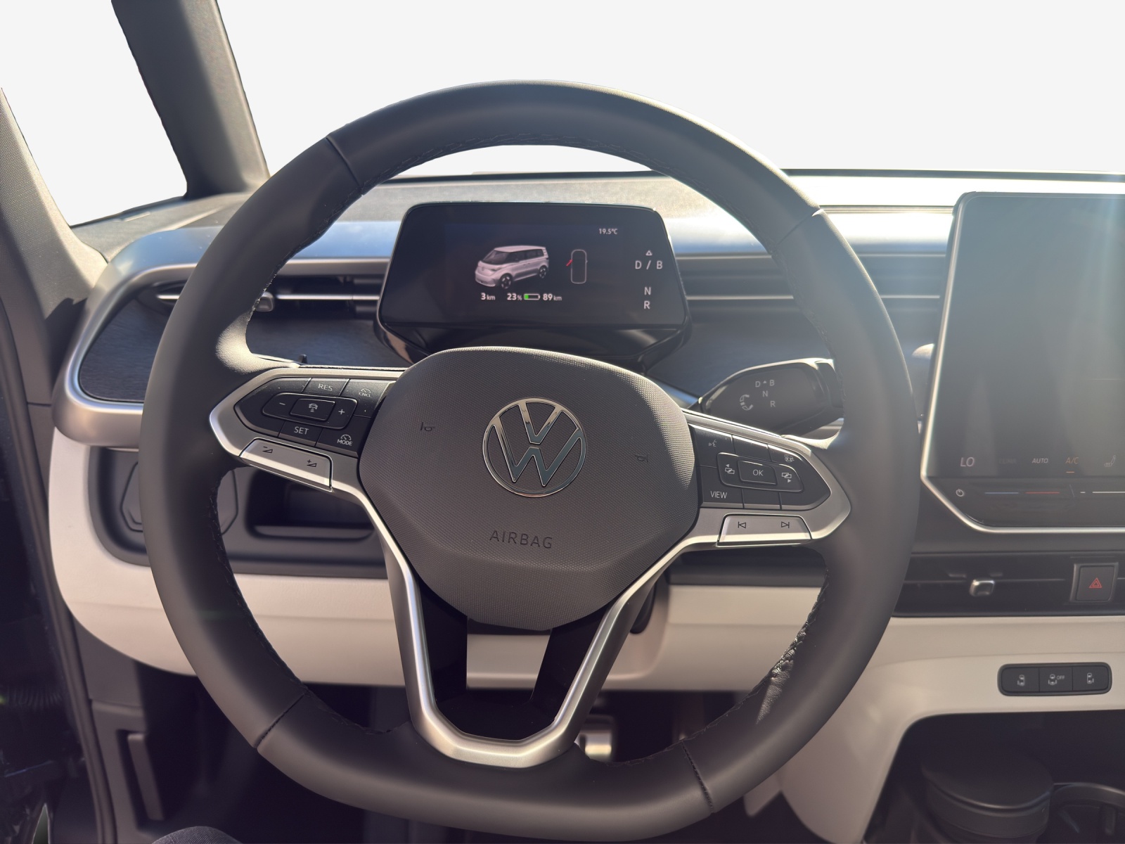 VW ID.Buzz NWB Pro 4 Motion-image-9