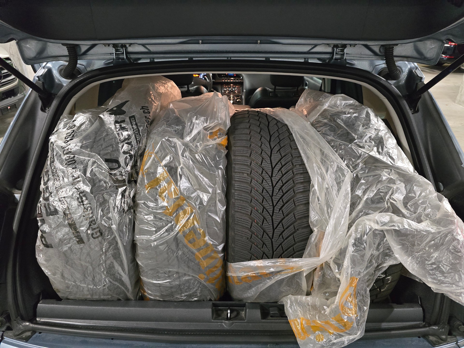 PEUGEOT 3008 HYbrid4 2.0 HDI EGS6-image-15