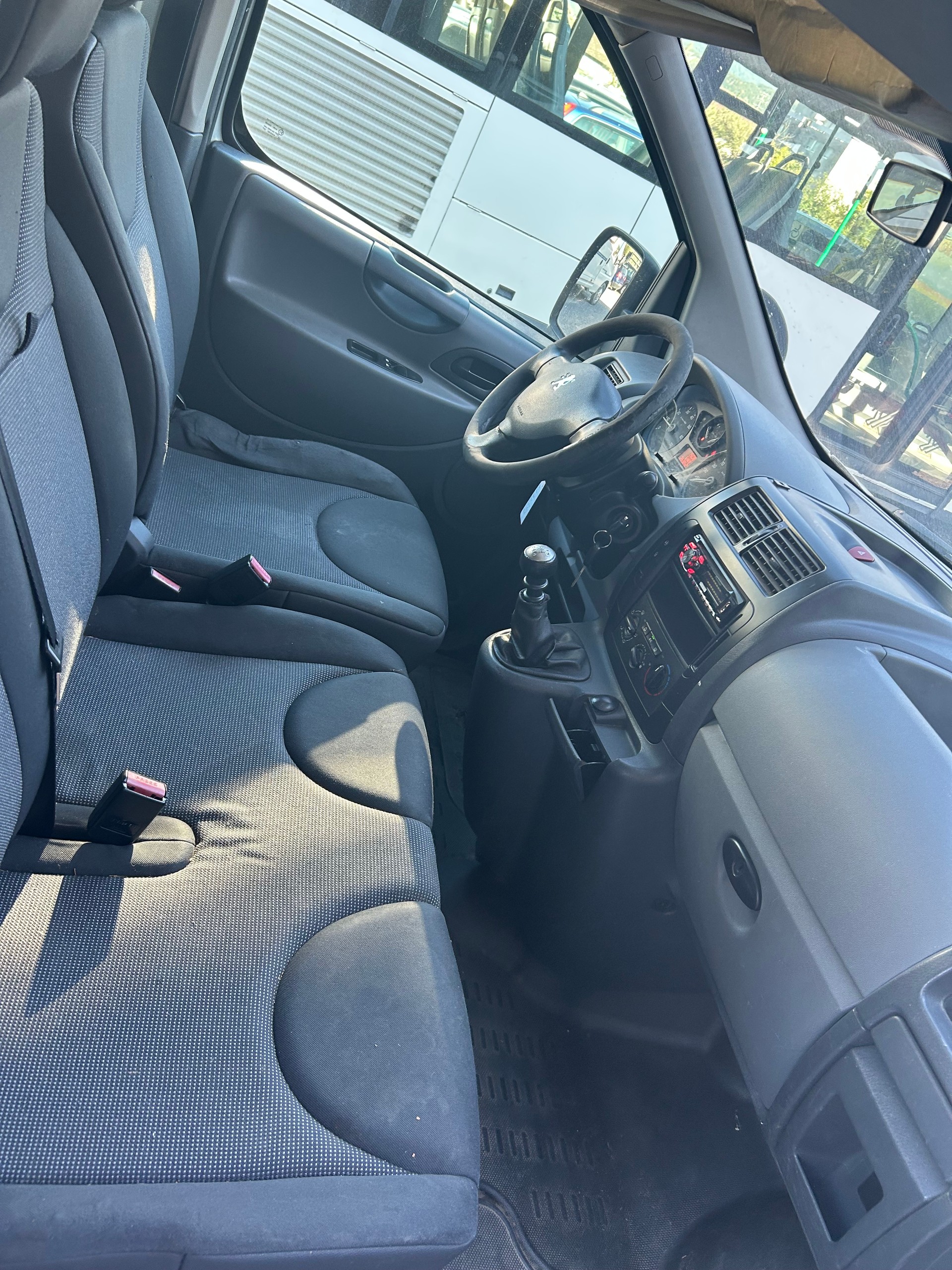 PEUGEOT EXPERT-image-2