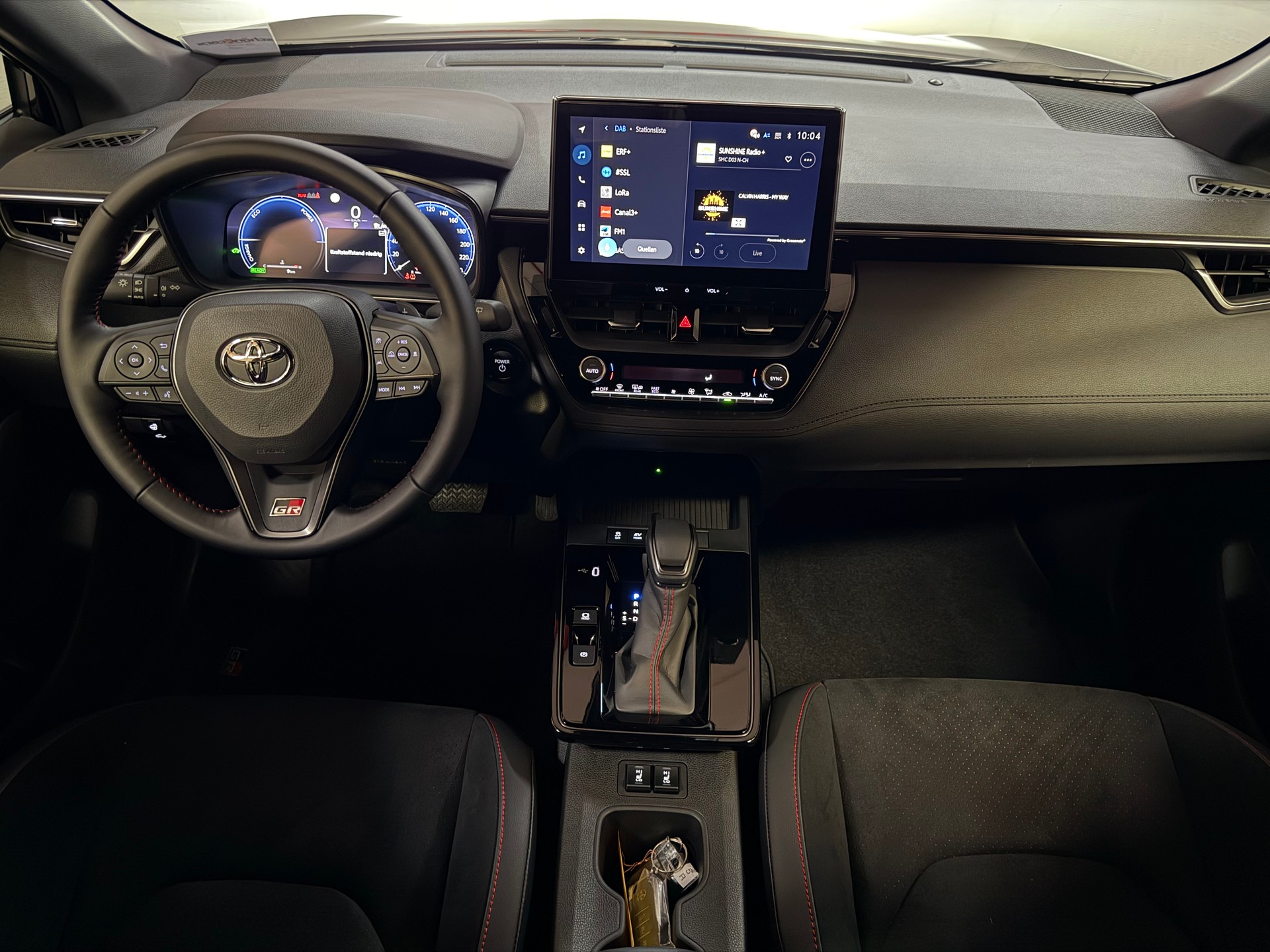 TOYOTA Corolla Cross 2.0 GR Sport e-CVT AWD Panorama-image-15