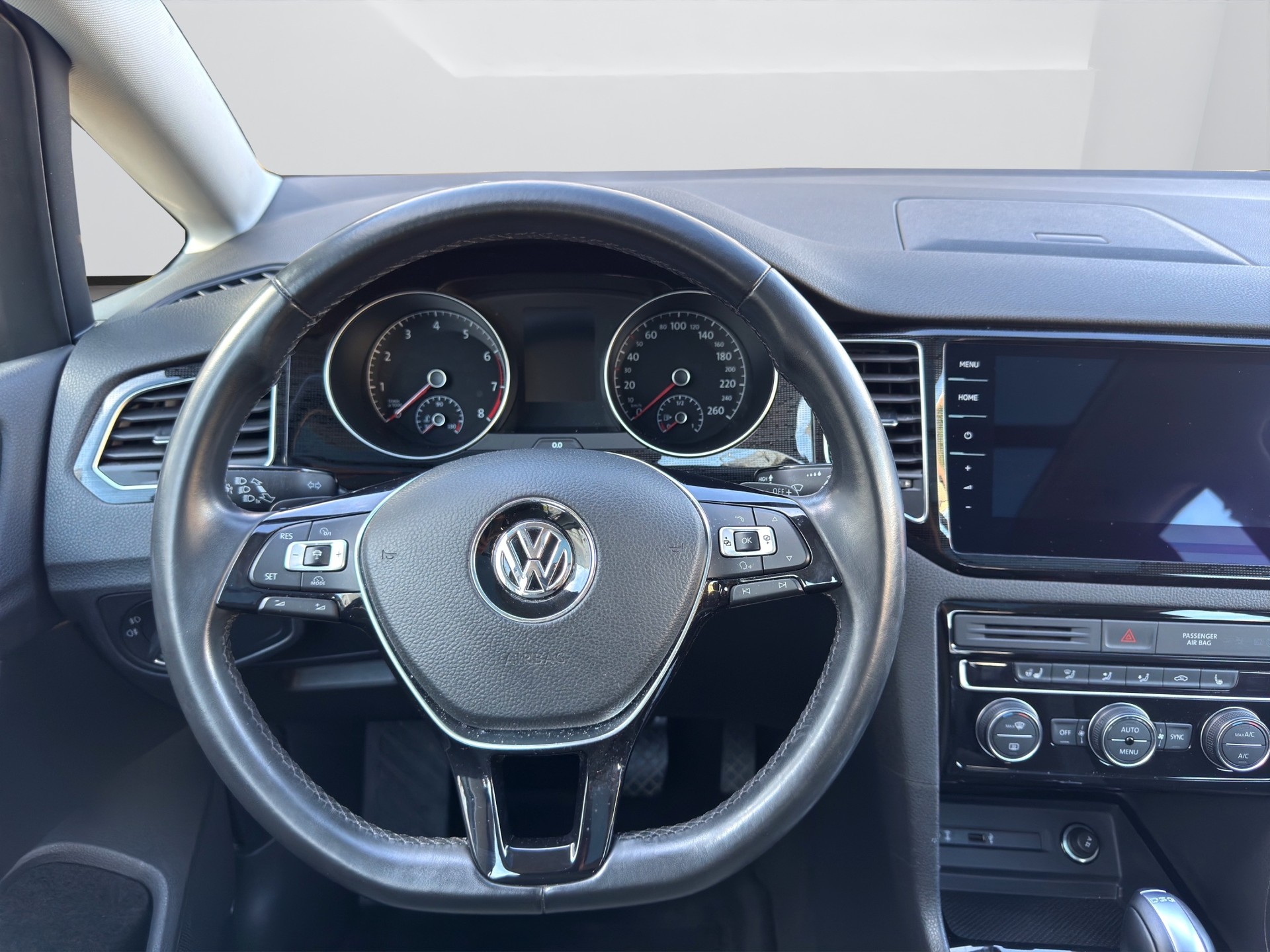 VW Golf Sportsvan 1.5 TSI EVO Highline DSG-image-14