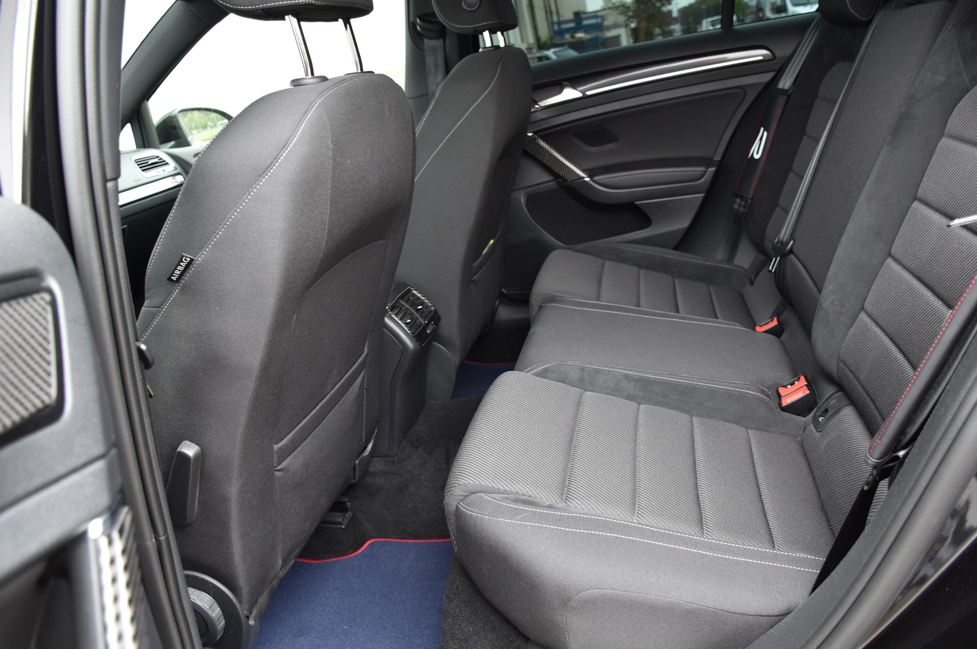 VW Tiguan 2.0 TSI R-Line 4Motion DSG-image-14
