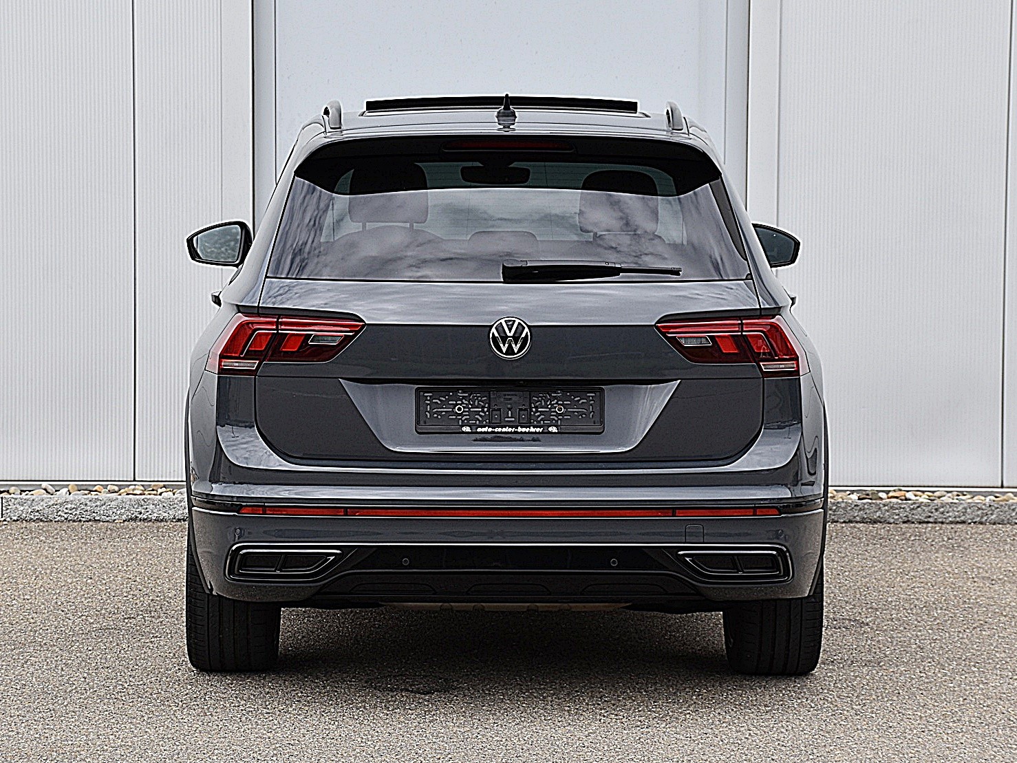 VW Tiguan 2.0 TSI R-Line 4Motion DSG-image-5