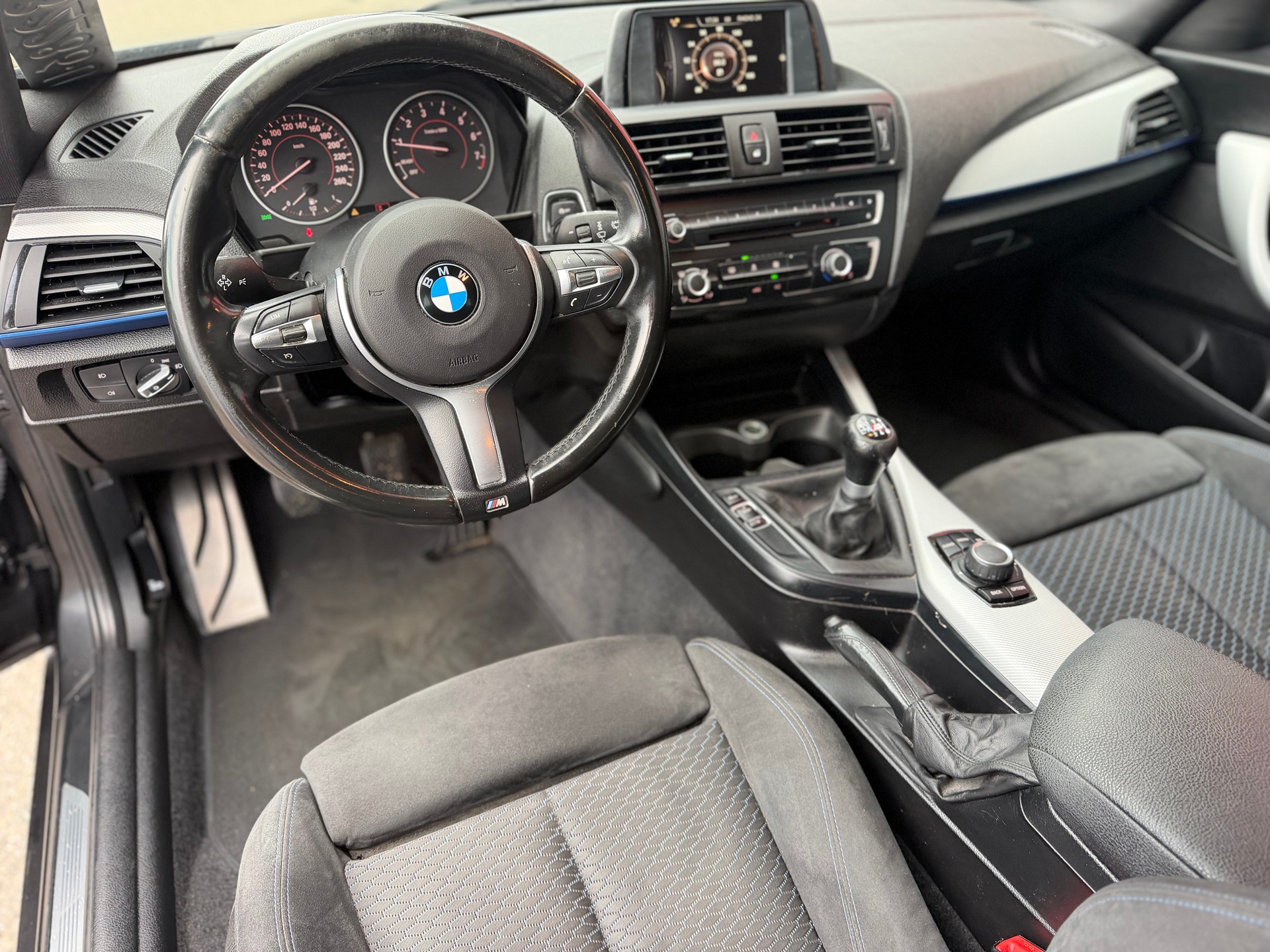 BMW 116i Sport Line-image-13