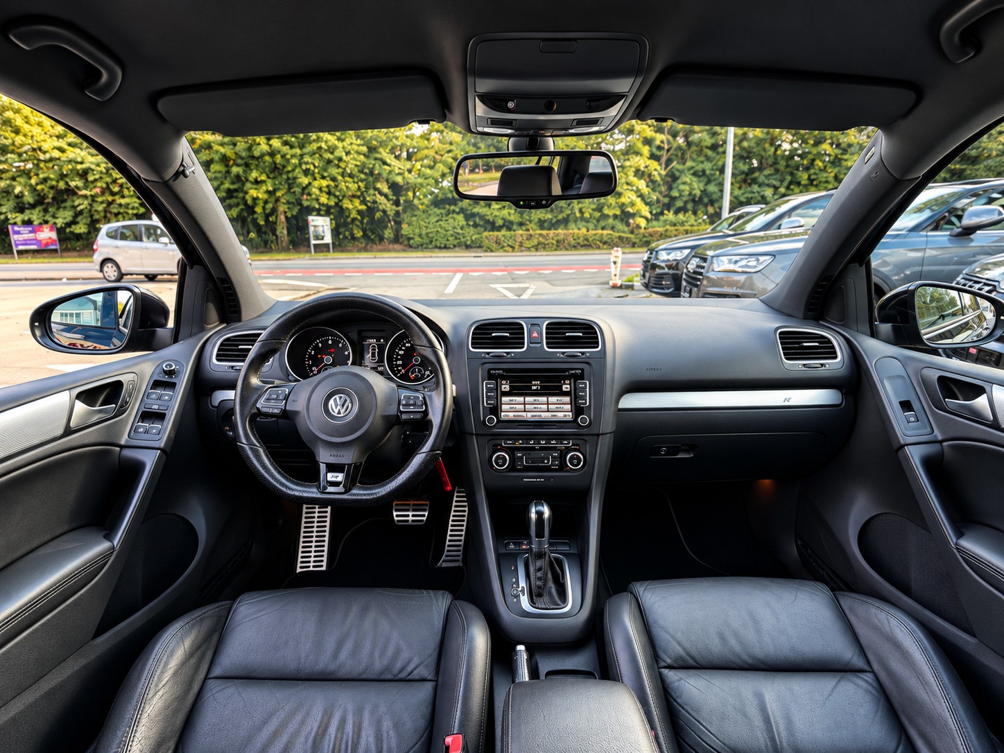VW Golf 2.0 TSI R 4Motion DSG-image-15