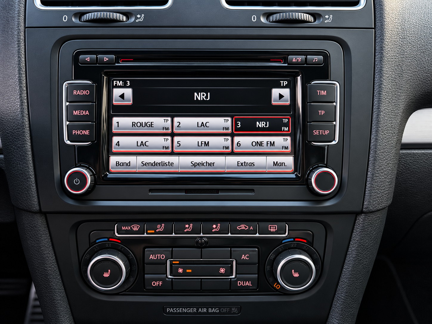 VW Golf 2.0 TSI R 4Motion DSG-image-12