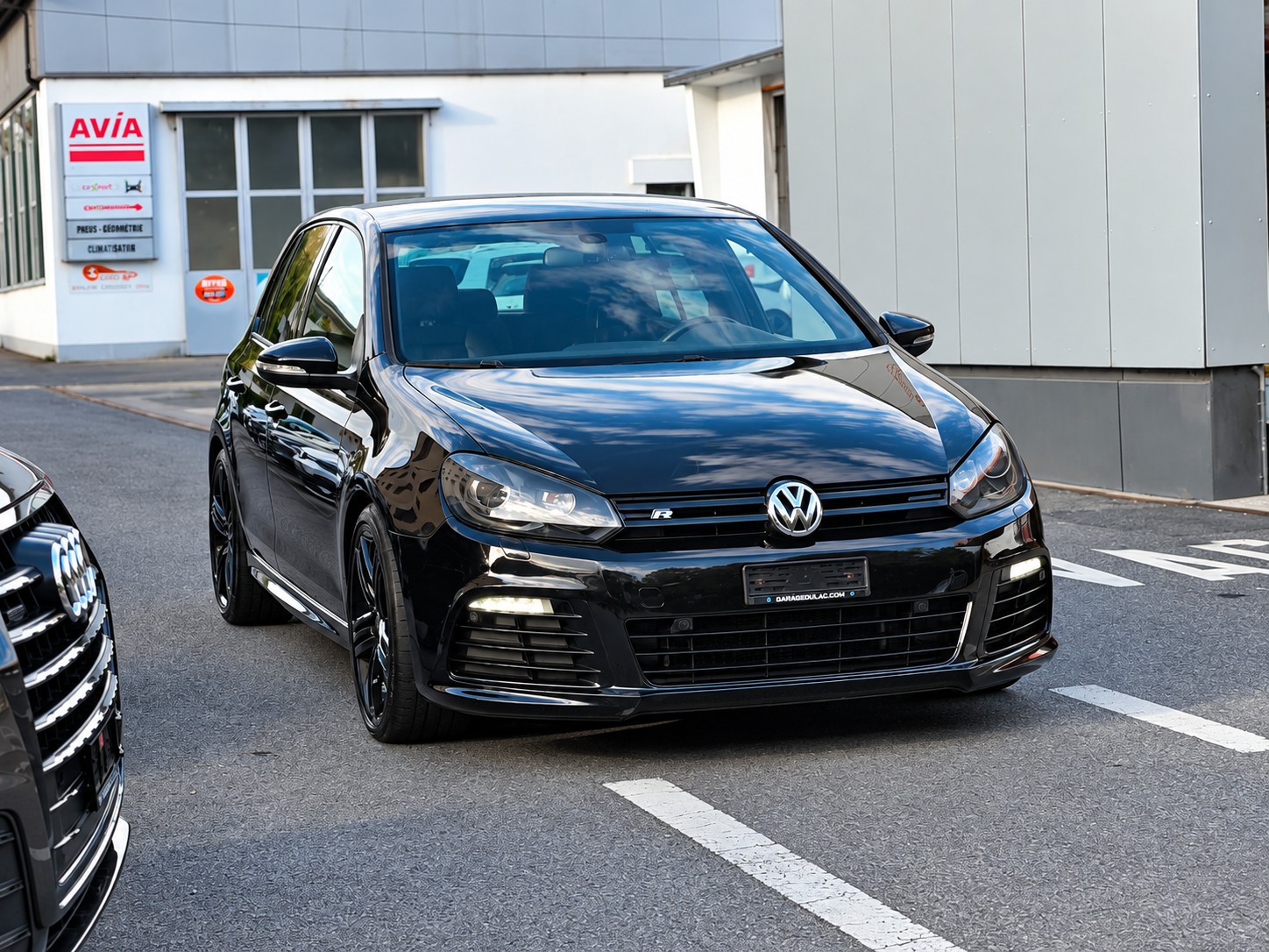 VW Golf 2.0 TSI R 4Motion DSG-image-2