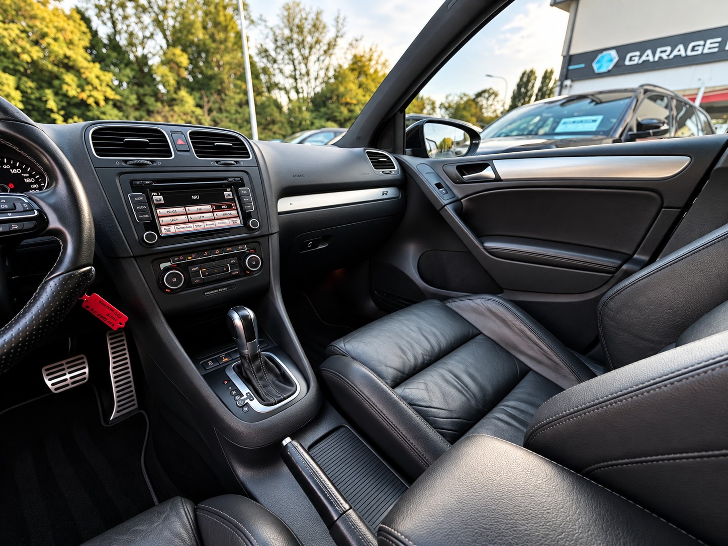 VW Golf 2.0 TSI R 4Motion DSG-image-16