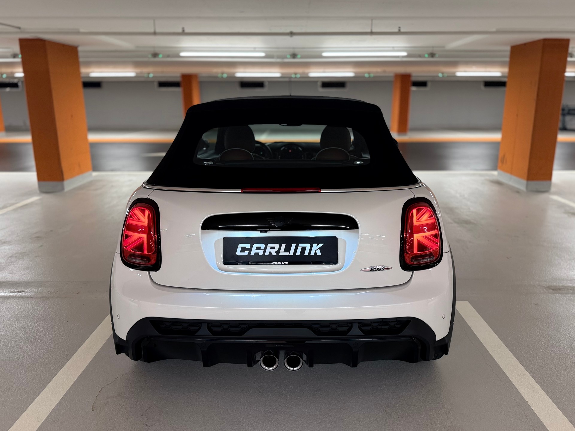 MINI Cooper John Cooper Works Cabriolet Steptronic-image-4