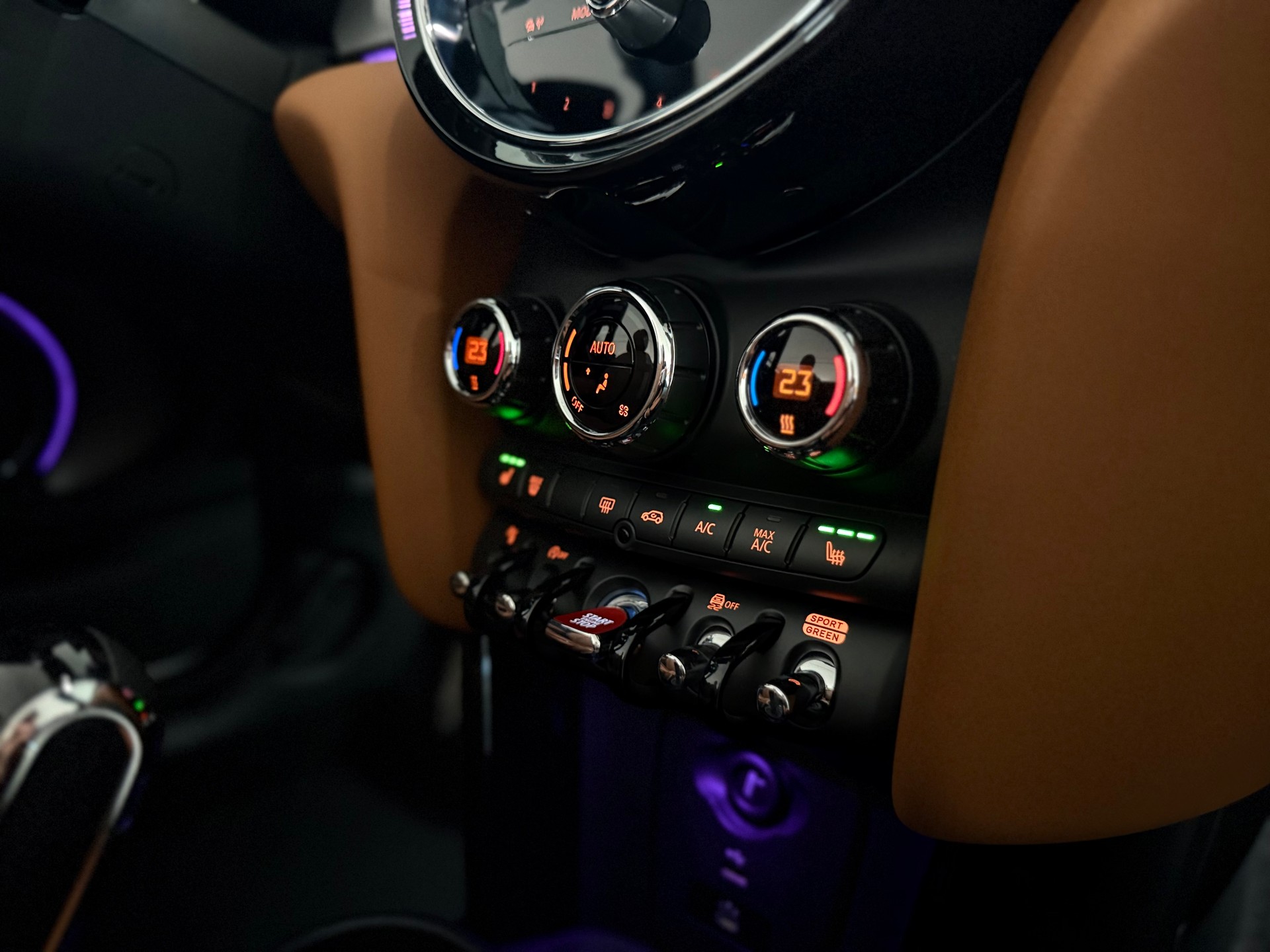 MINI Cooper John Cooper Works Cabriolet Steptronic-image-19