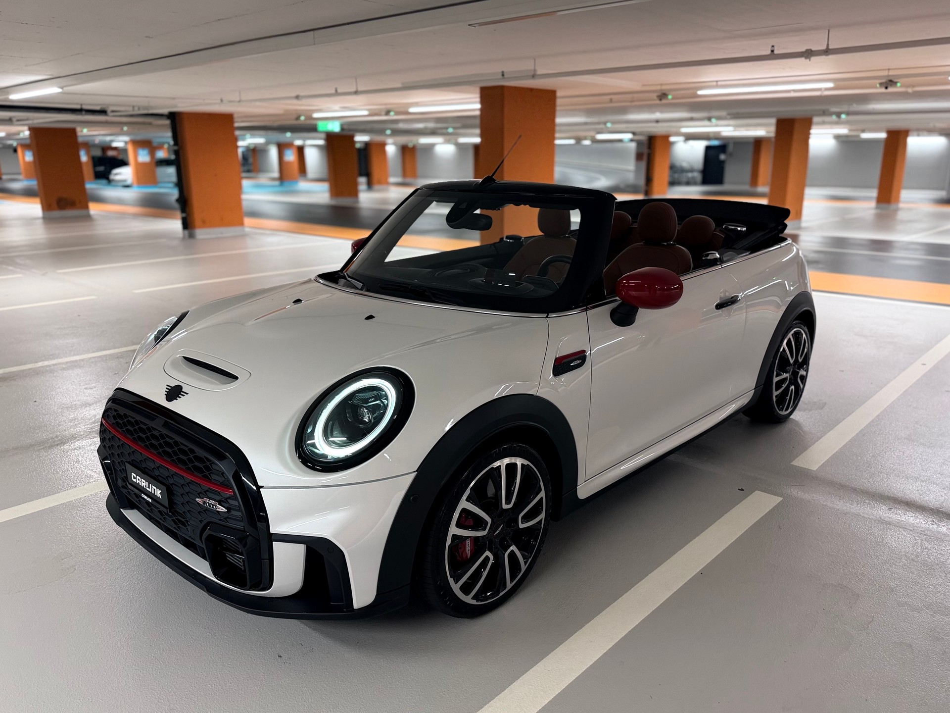 MINI Cooper John Cooper Works Cabriolet Steptronic-image-6