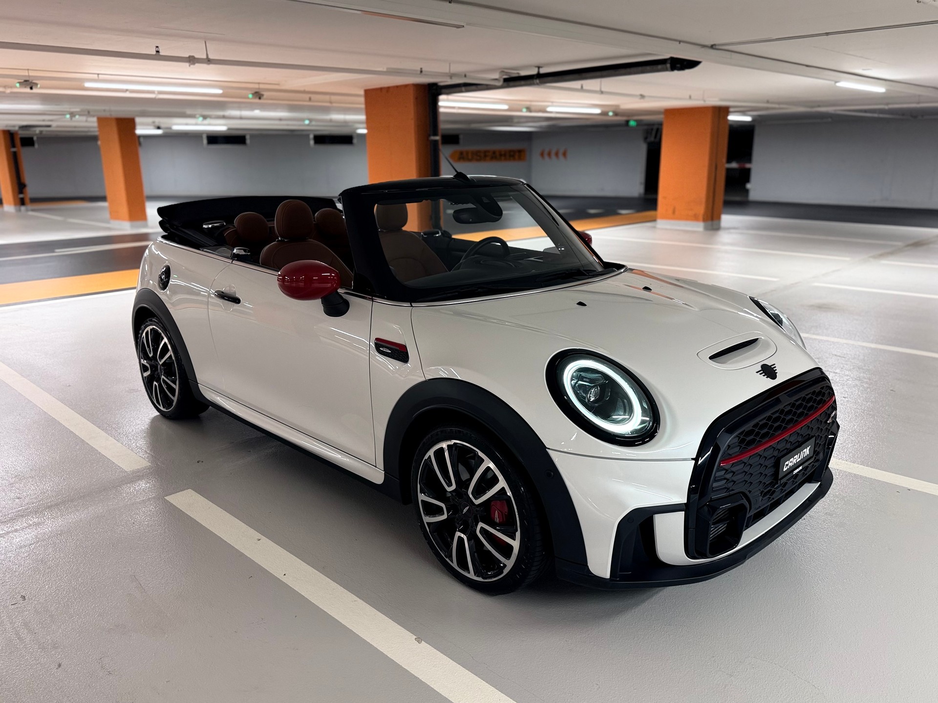 MINI Cooper John Cooper Works Cabriolet Steptronic-image-8