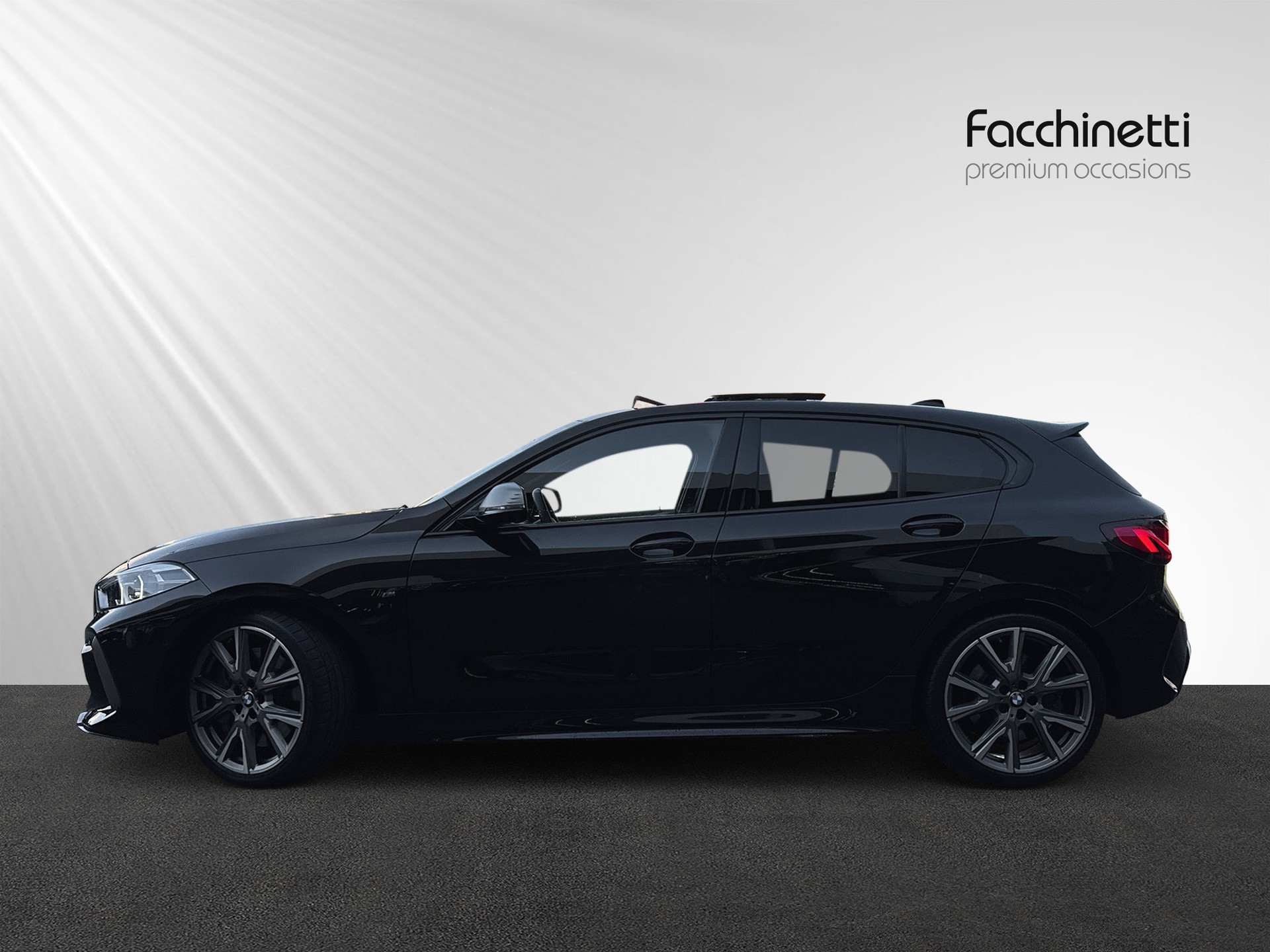 BMW M135i xDrive Steptronic-image-1